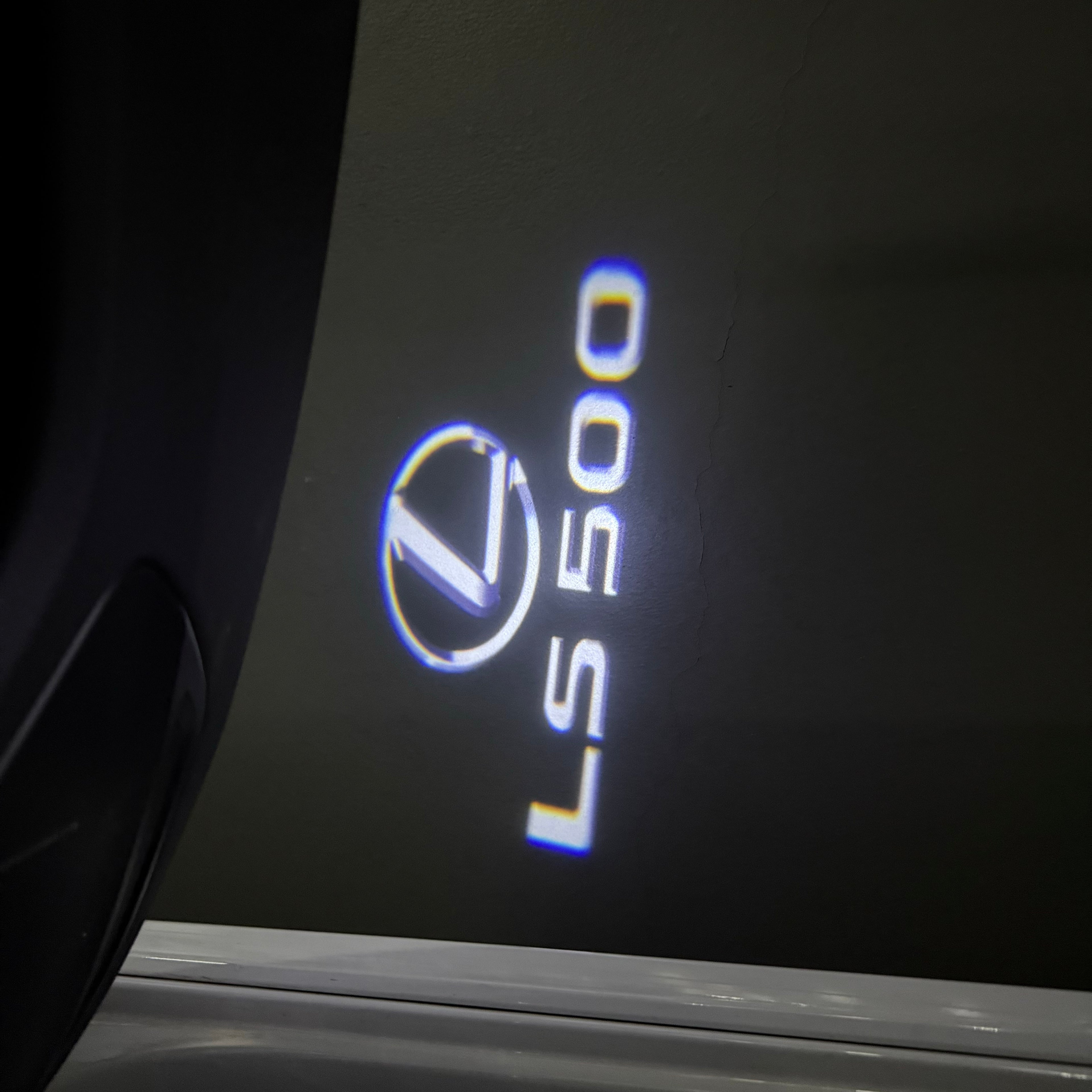 LEXUS  LS 500 LOGO PROJECROTR LIGHTS (quantity 1 = 1 sets/2 door lights)Nr.01a36