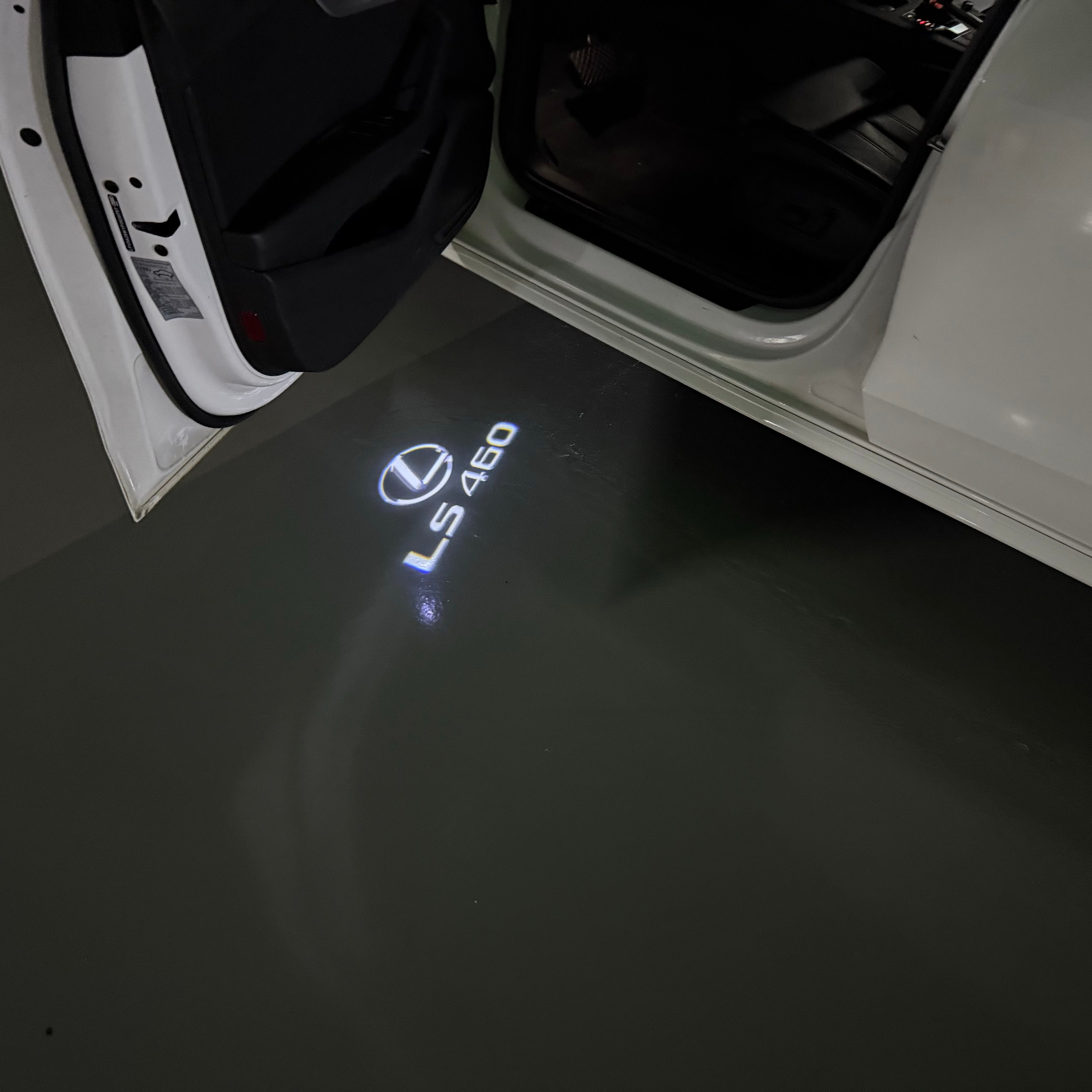 LEXUS  LS 460 LOGO PROJECROTR LIGHTS (quantity 1 = 1 sets/2 door lights)Nr.01a40