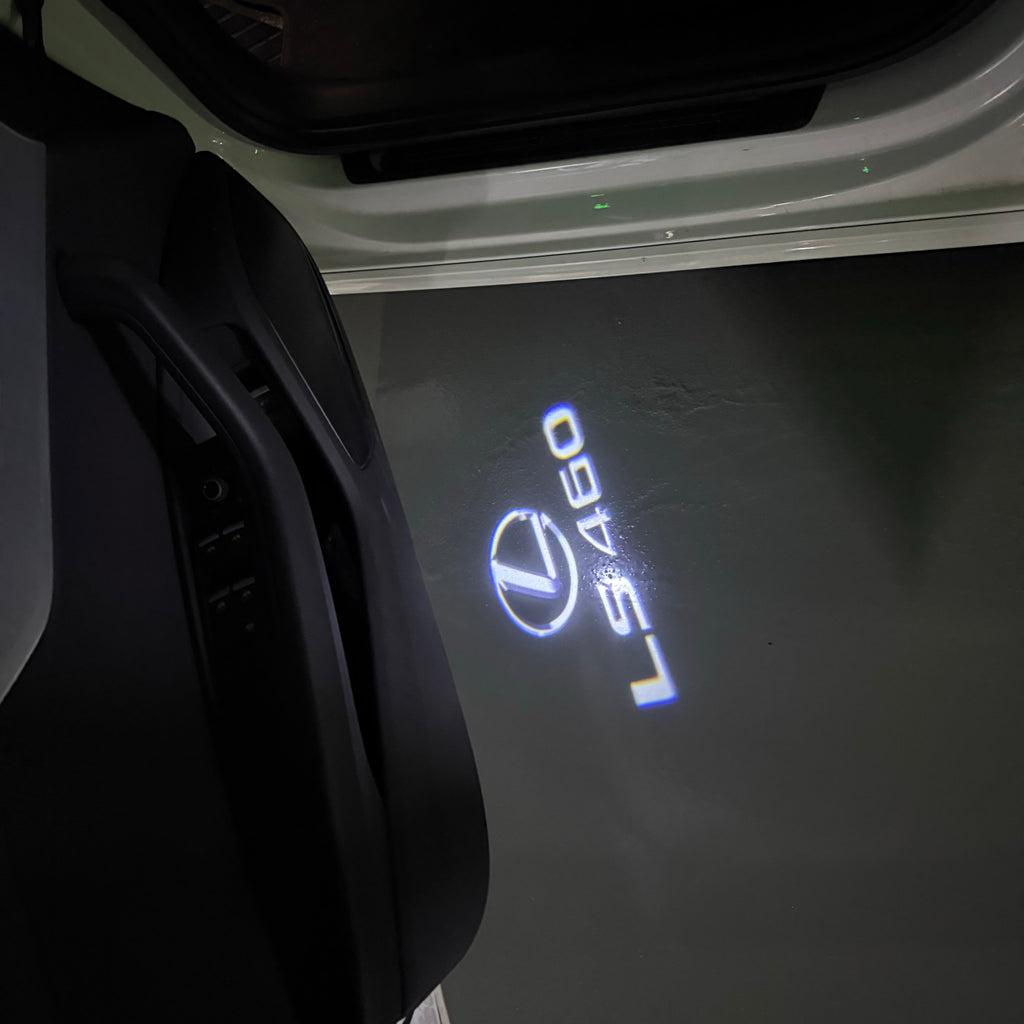 LEXUS LOGO PROJECTOR LIGHTS Nr.01 (الكمية 1 = 1 مجموعة / 2 أضواء باب)