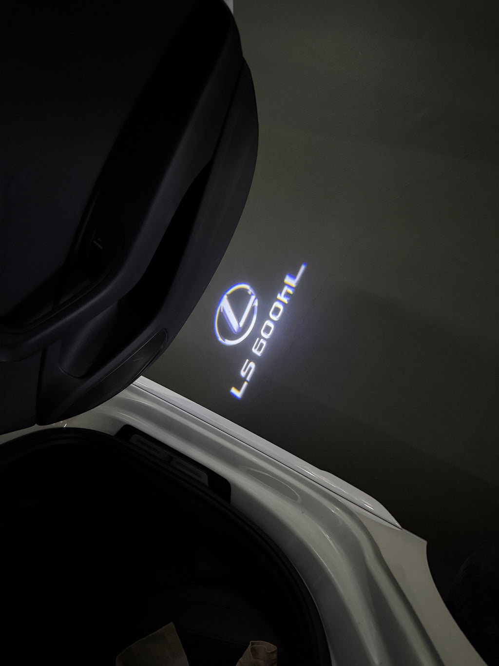 LEXUS LOGO PROJECROTR LIGHTS Nr.01 (Menge 1 = 1 Sets/2 Türleuchten)