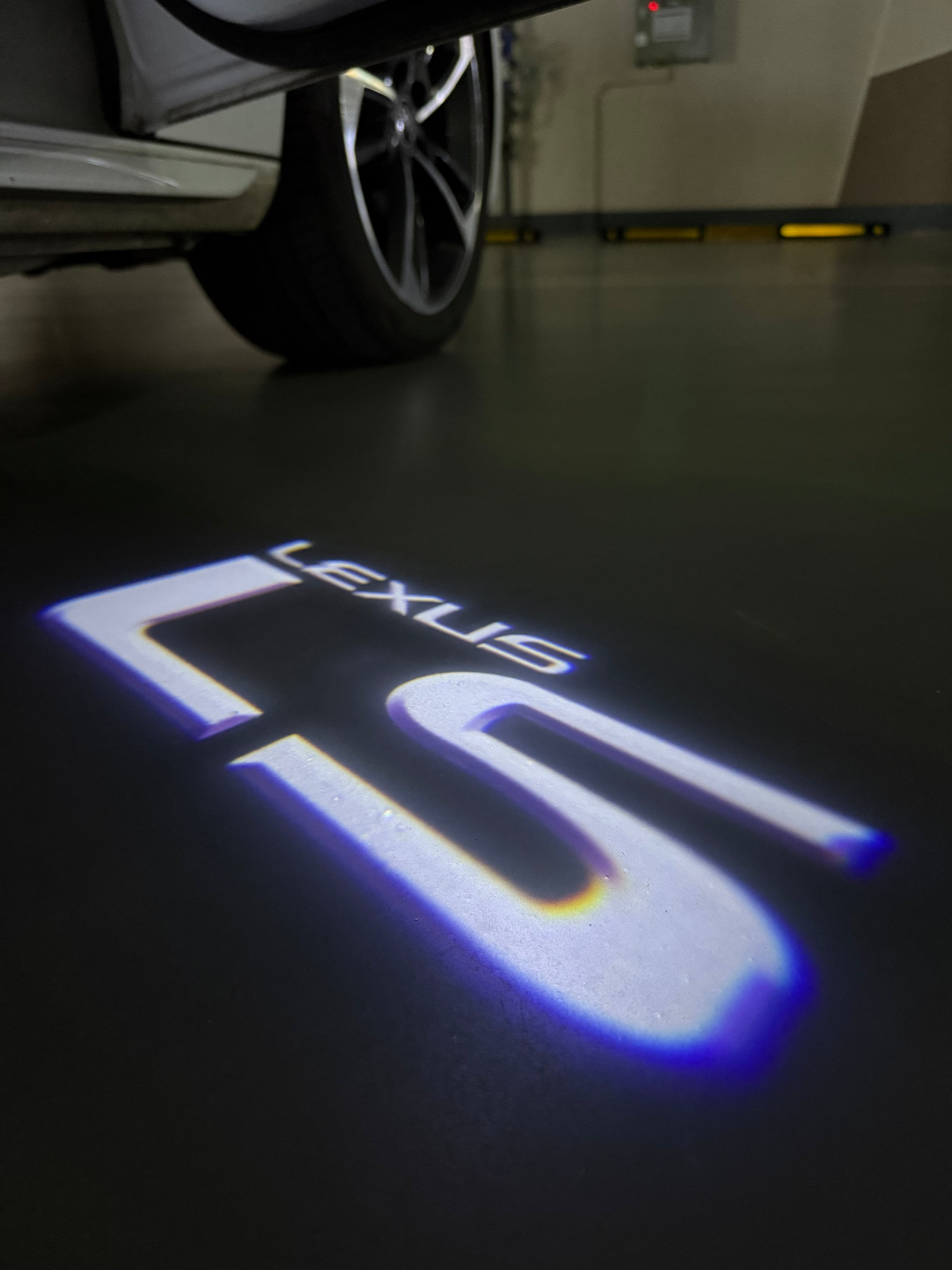 LEXUS LS LOGO PROJECROTR LIGHTS (quantity 1 = 1 sets/2 door lights)Nr.01a38