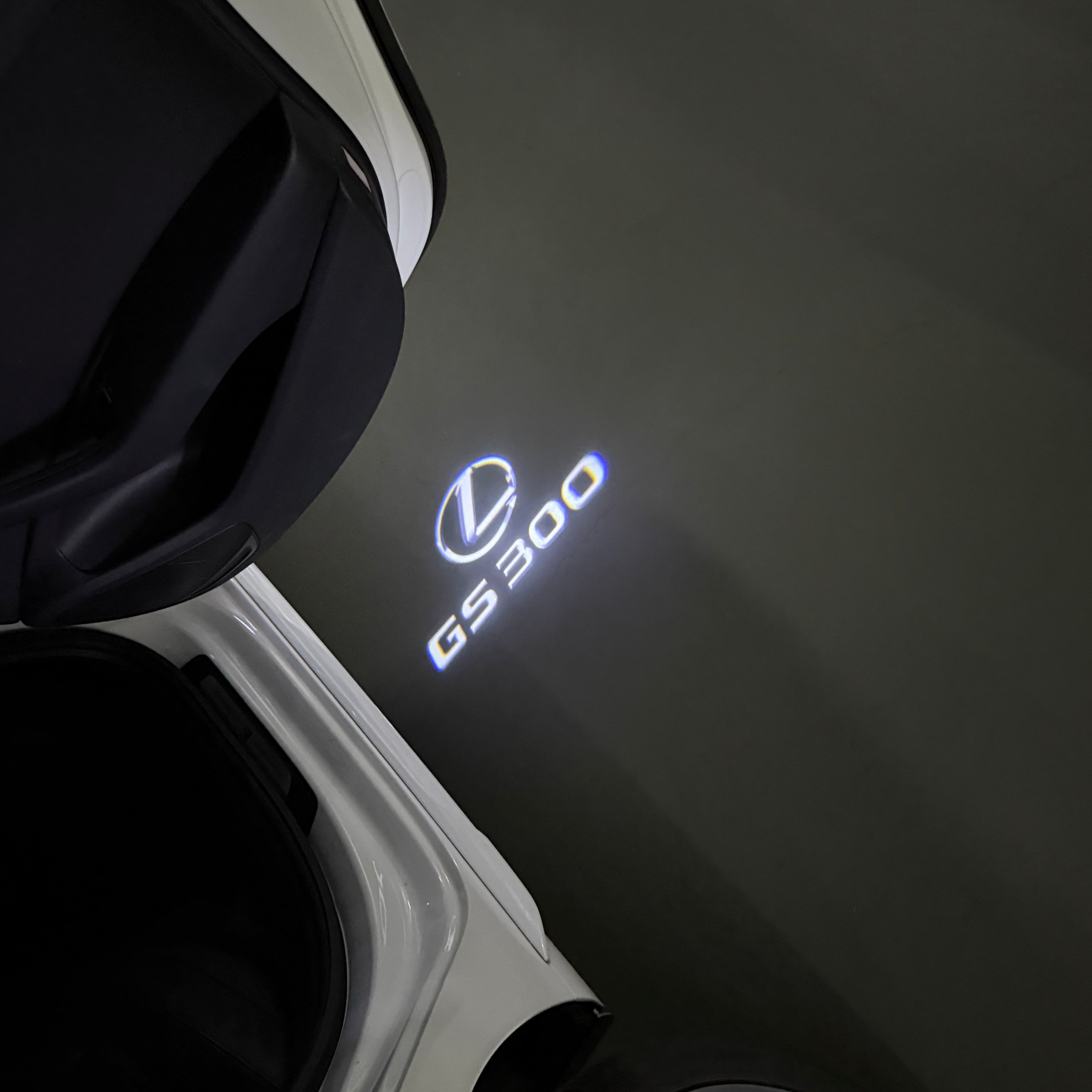 LEXUS   GS 300 LOGO PROJECROTR LIGHTS (quantity 1 = 1 sets/2 door lights)Nr.01a76