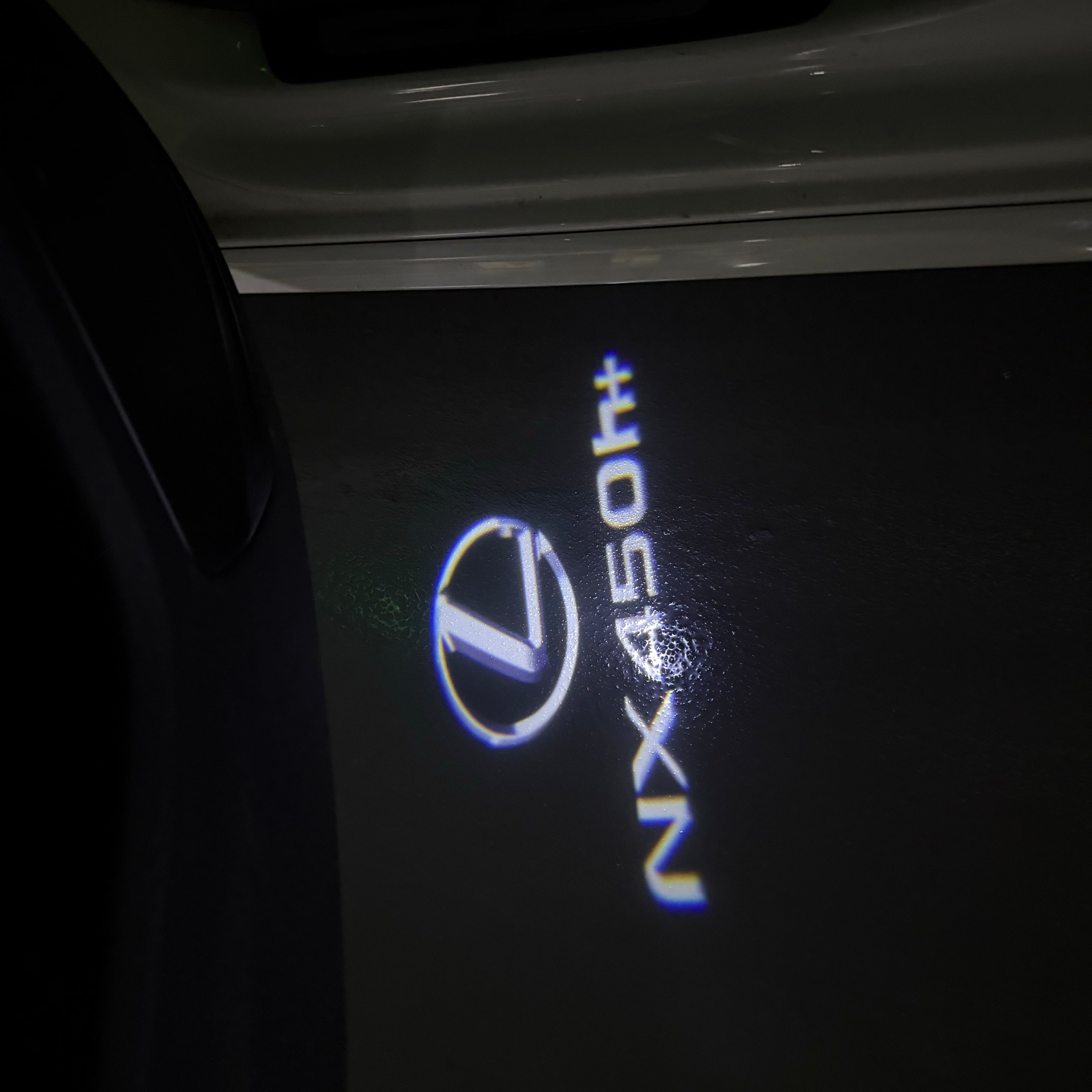LEXUS  NX 450h LOGO PROJECROTR LIGHTS (quantity 1 = 1 sets/2 door lights)Nr.01a23