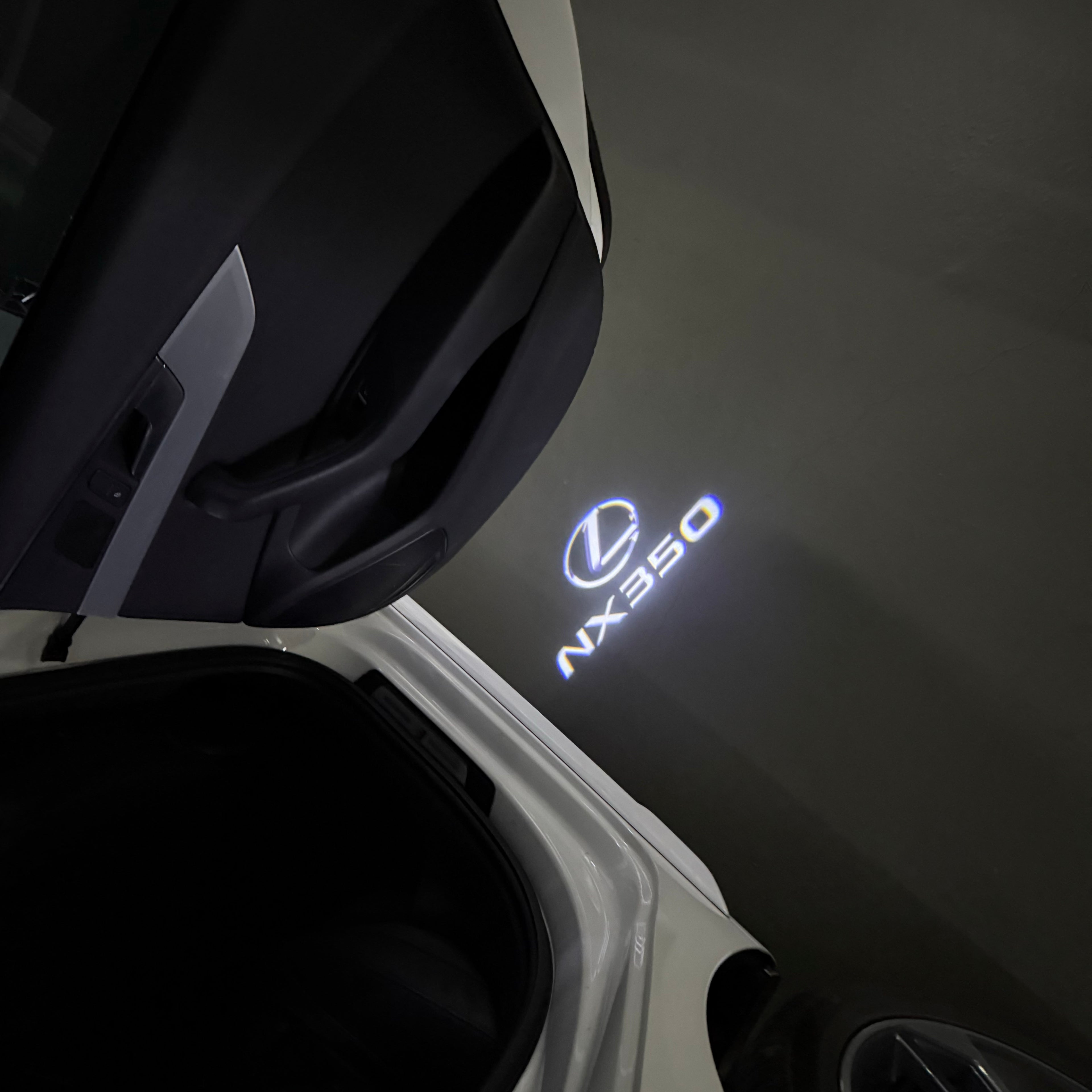 LEXUS  NX 350 LOGO PROJECROTR LIGHTS (quantity 1 = 1 sets/2 door lights)Nr.01a24