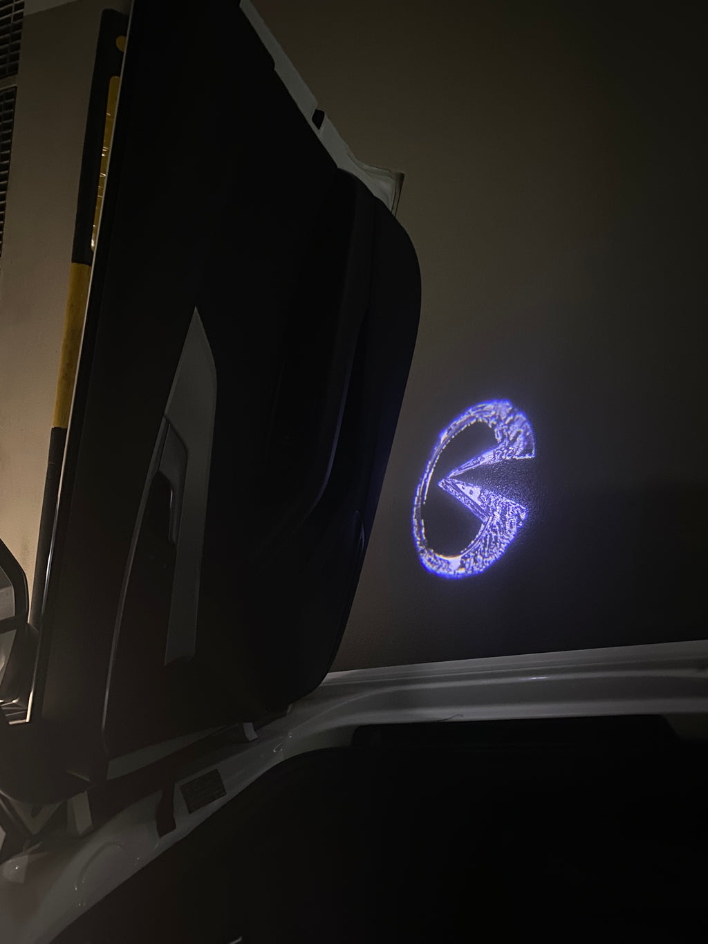 INFINITI Original  LOGO PROJECROTR LIGHTS Nr.02 (quantity 1 = 1 sets/2 door lights)