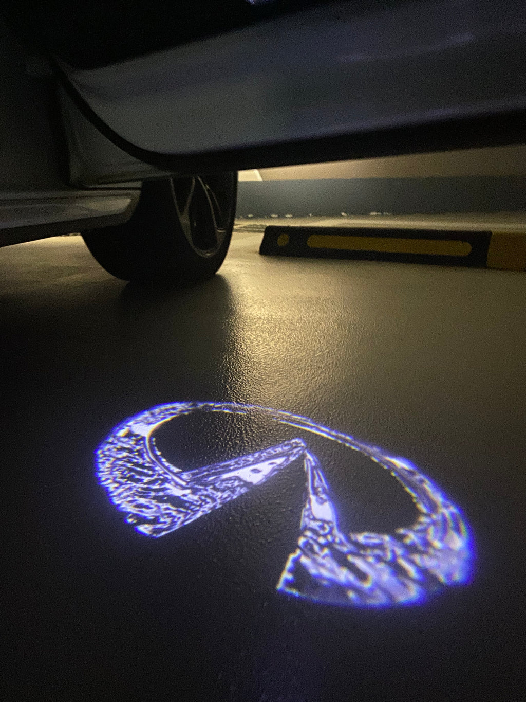 INFINITI Original  LOGO PROJECROTR LIGHTS Nr.02 (quantity 1 = 1 sets/2 door lights)