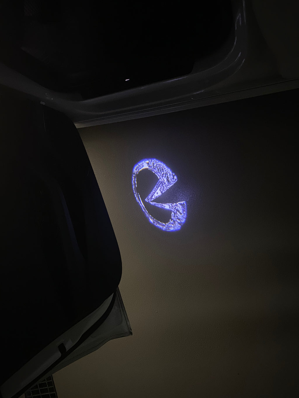 INFINITI Original  LOGO PROJECROTR LIGHTS Nr.02 (quantity 1 = 1 sets/2 door lights)