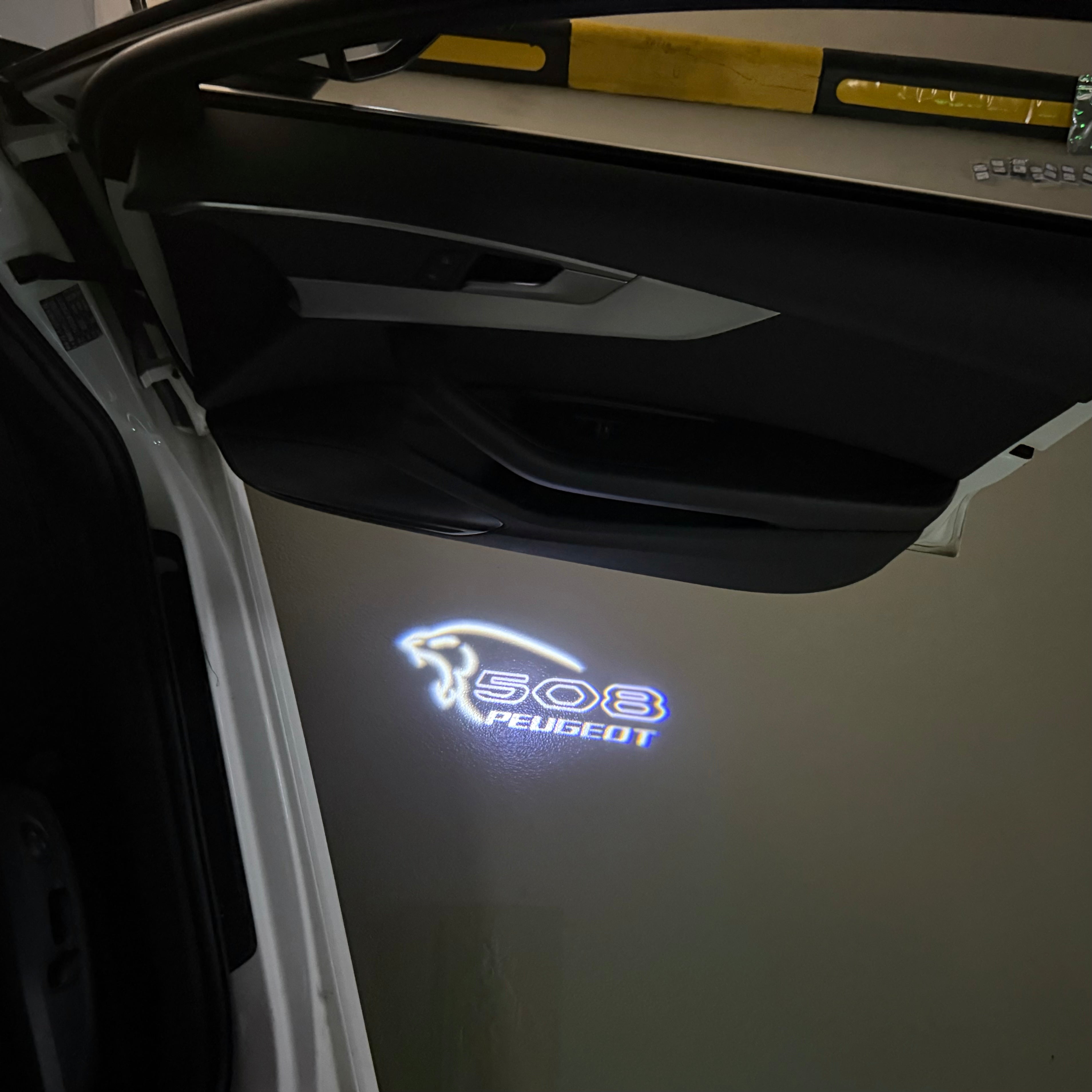 PEUGEOT 508  LOGO PROJECTOT LIGHTS (quantity 1 = 1 sets/2 door lights) Nr.6024q47