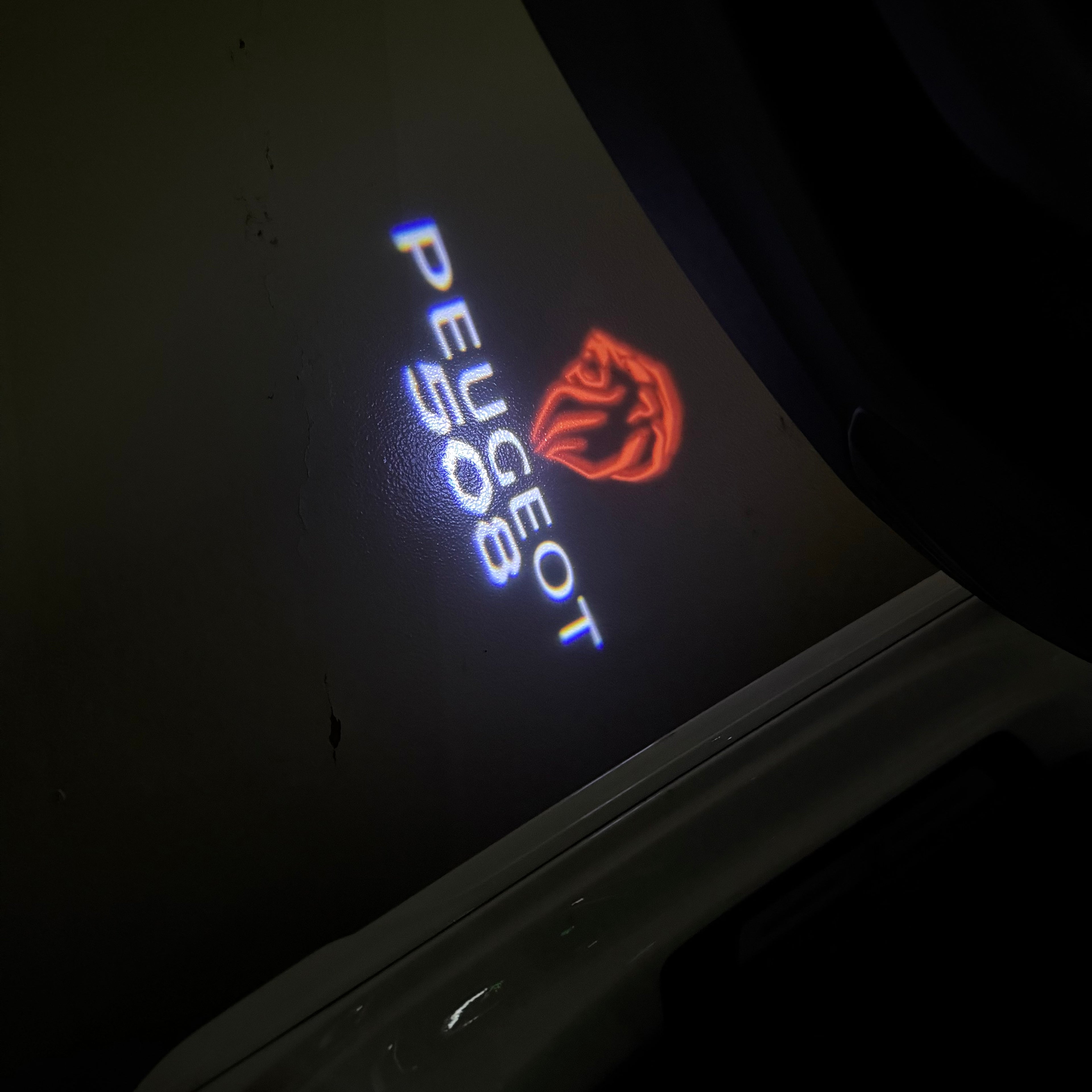 PEUGEOT  508  LOGO PROJECTOT LIGHTS (quantity 1 = 1 sets/2 door lights) Nr.6024q46