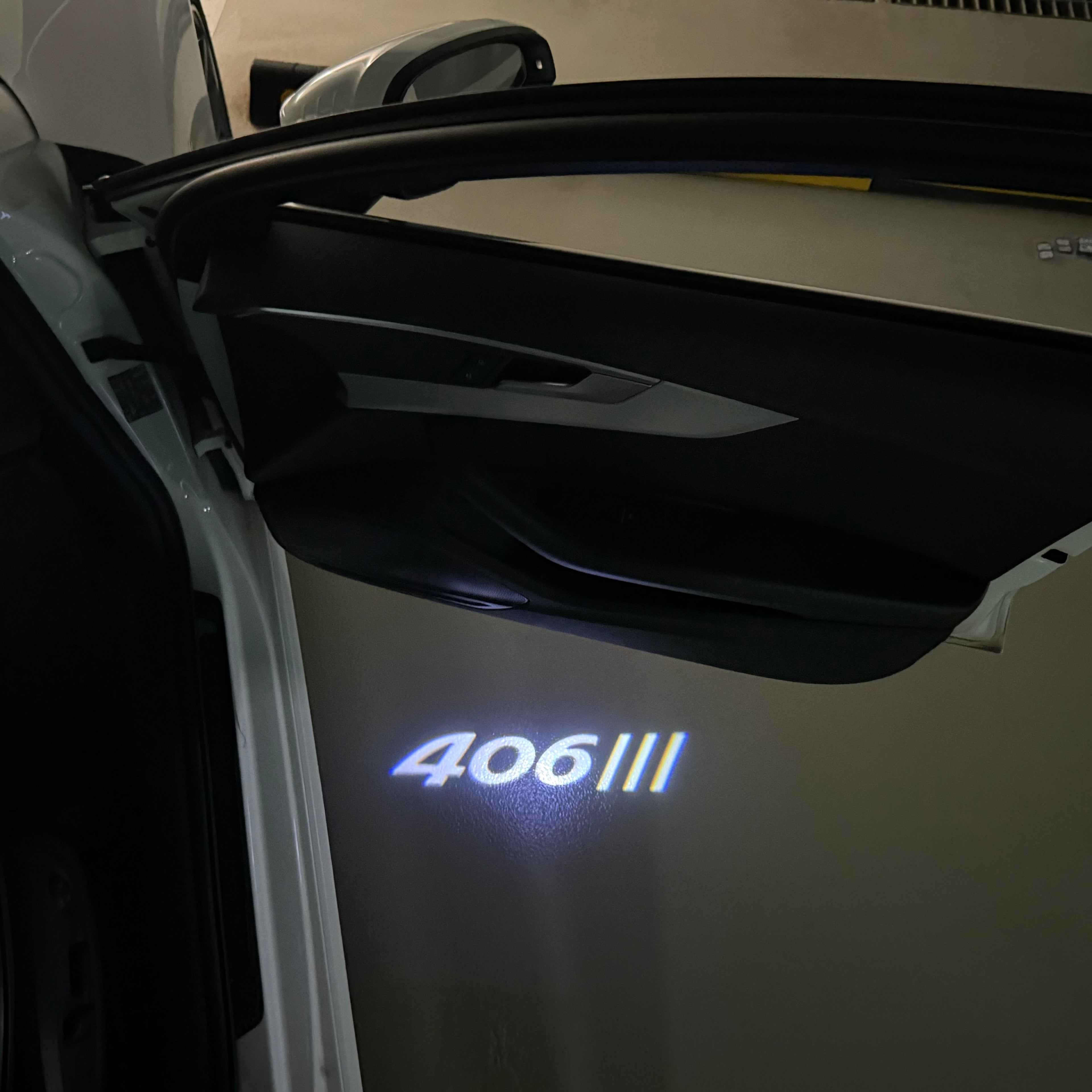 PEUGEOT 406  LOGO PROJECTOT LIGHTS (quantity 1 = 1 sets/2 door lights) Nr.6024q26