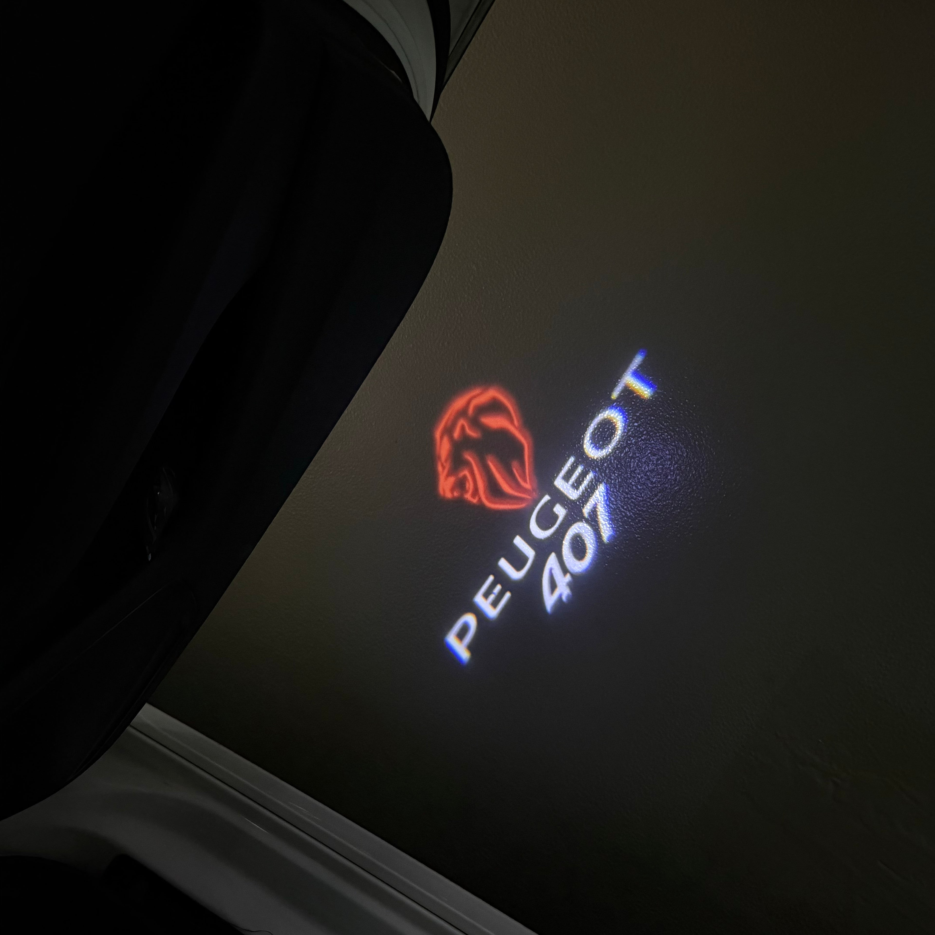 PEUGEOT  407  LOGO PROJECTOT LIGHTS (quantity 1 = 1 sets/2 door lights) Nr.6024q34