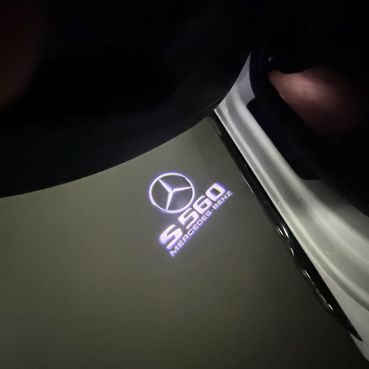 MERCEDES BENZ S 560 LOGO PROJECTOR LIGHTS  (quantity 1 = 1 sets/2 door lights)Nr.03f043