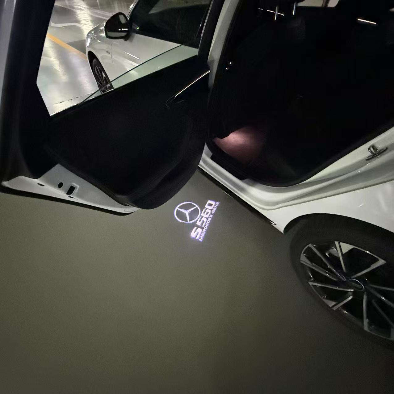 MERCEDES BENZ S 560 LOGO PROJECTOR LIGHTS  (quantity 1 = 1 sets/2 door lights)Nr.03f043