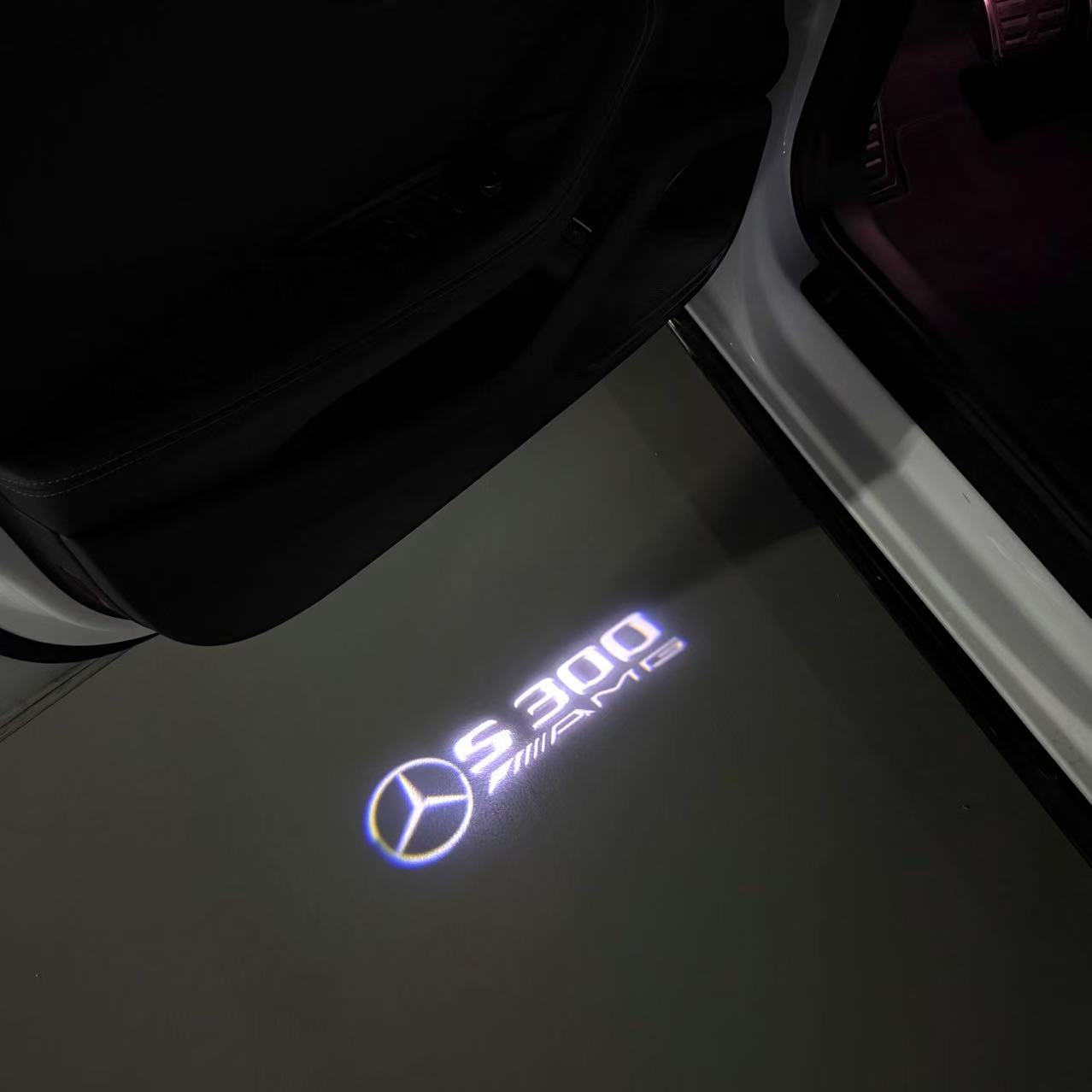 MERCEDES BENZ S 300 LOGO PROJECTOR LIGHTS  (quantity 1 = 1 sets/2 door lights)Nr.03f019