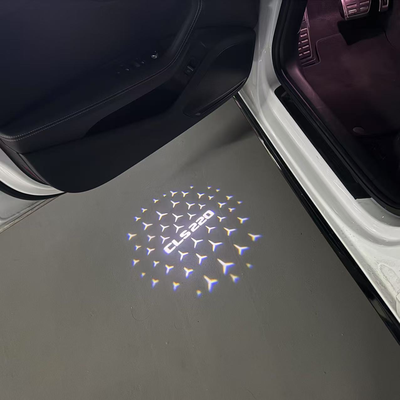 أضواء بروجكتور شعار MERCEDES BENZ رقم 03 (الكمية 1 = 1 مجموعة / 2 أضواء باب)