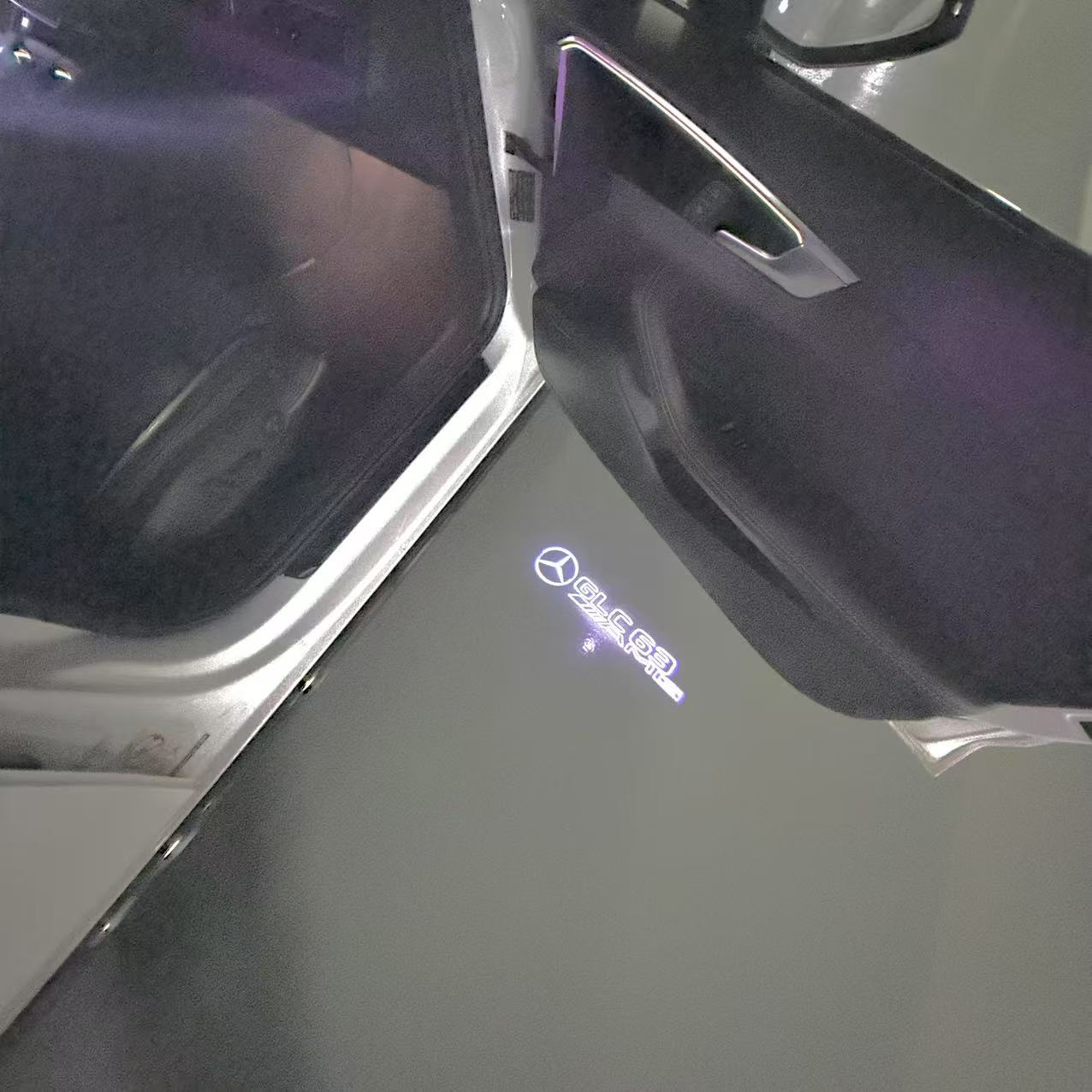 أضواء بروجكتور شعار MERCEDES BENZ رقم 03 (الكمية 1 = 1 مجموعة / 2 أضواء باب)