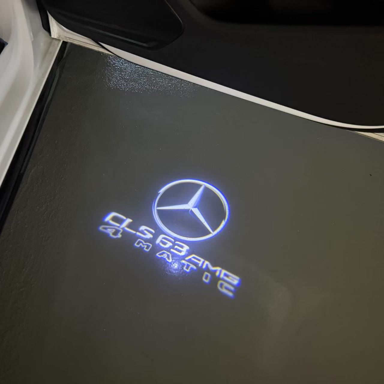 أضواء بروجكتور شعار MERCEDES BENZ رقم 03 (الكمية 1 = 1 مجموعة / 2 أضواء باب)