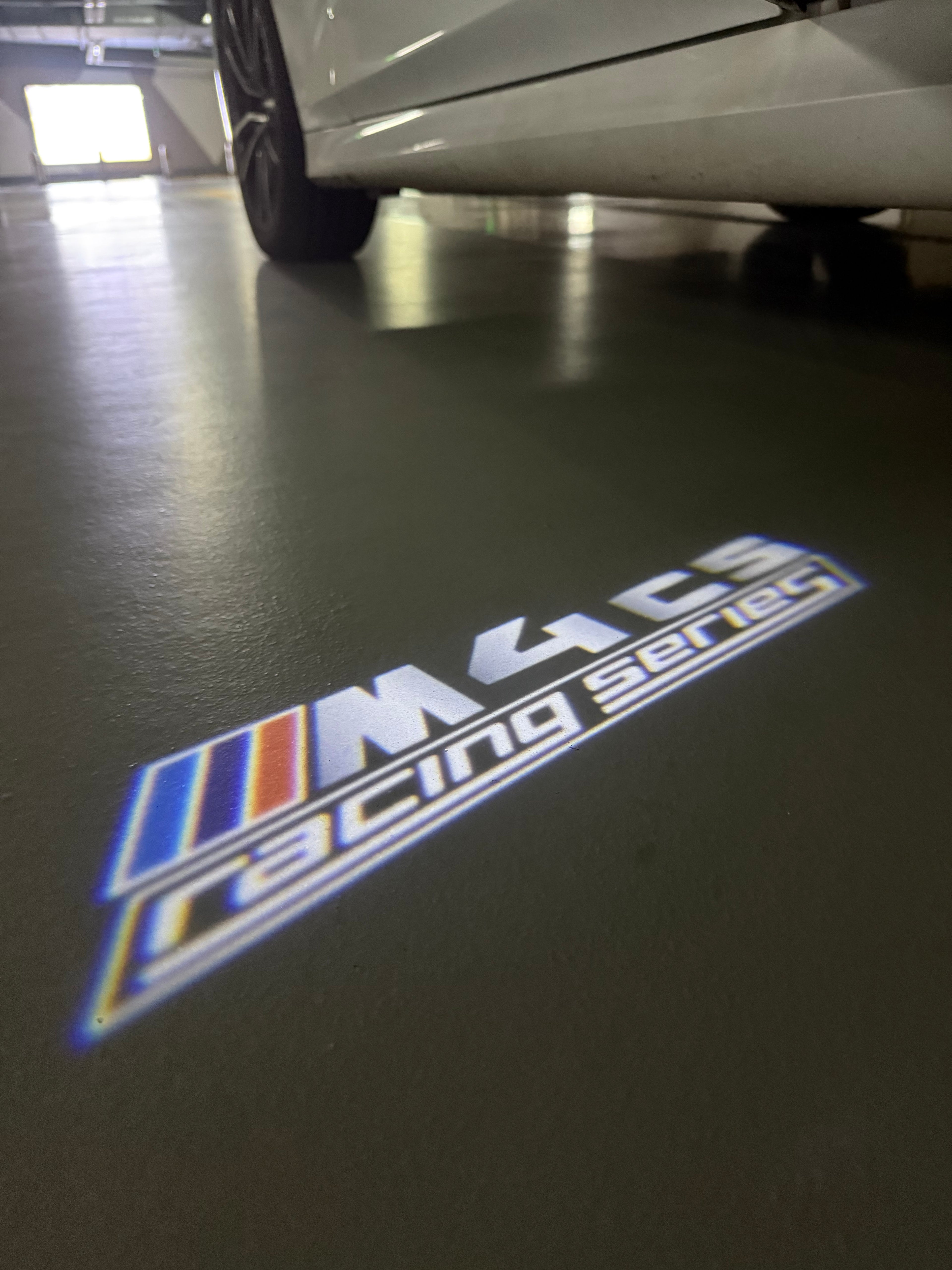 ÉCLAIRAGE DE PROJECTEUR BMW M3 LOGO Nr.24 (quantité 1 = 1 jeux / 2 feux de porte)