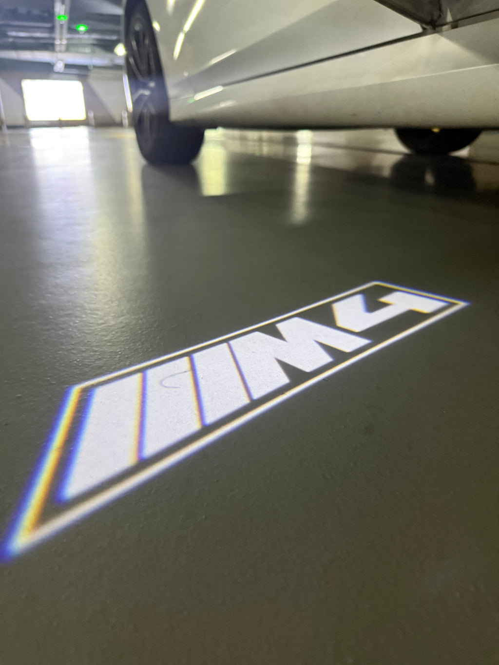 BMW M3 LOGO PROJECTOR LIGHTS Nr.24 (الكمية 1 = 1 مجموعة / 2 أضواء باب)