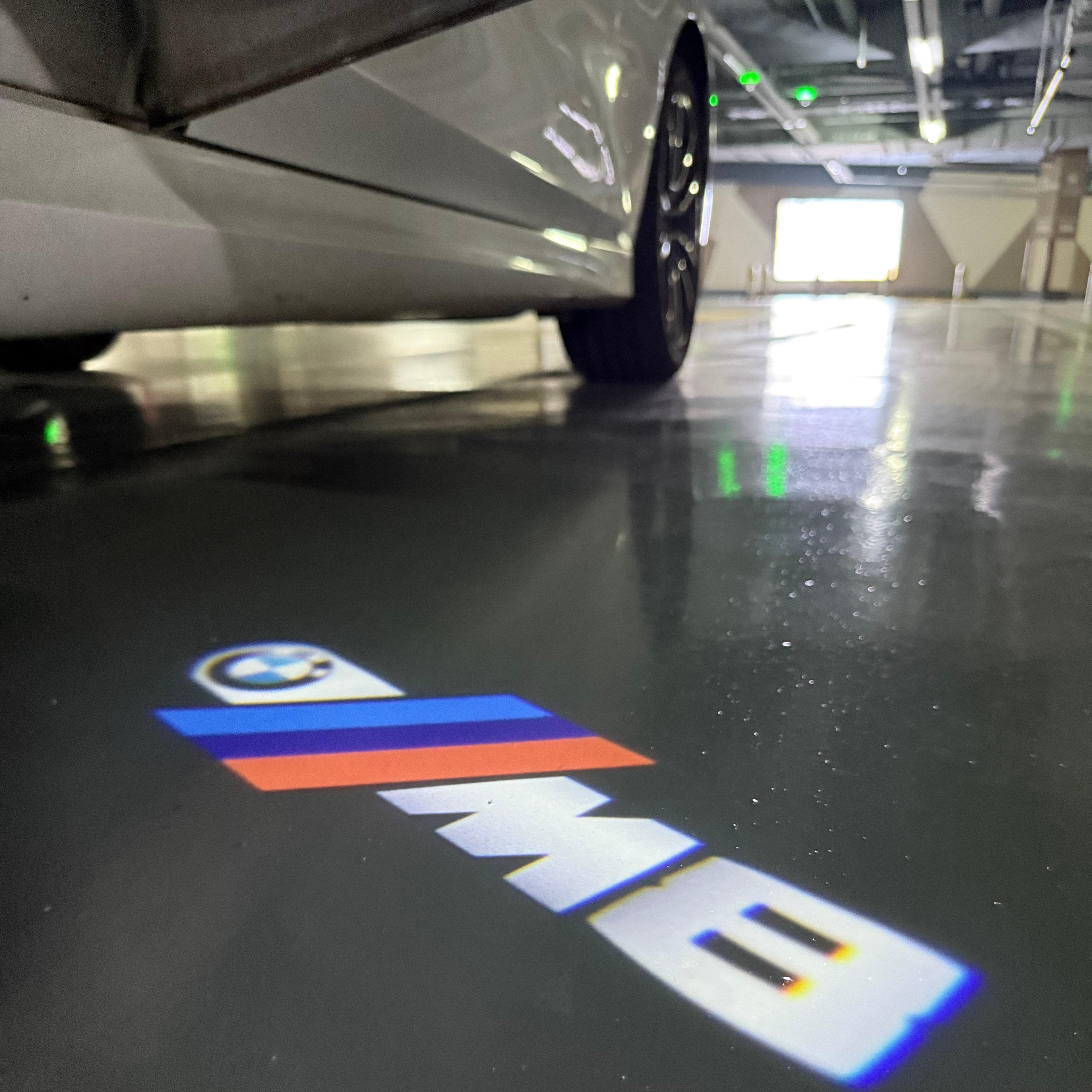BMW M3 LOGO PROJECTOT LIGHTS Nr.24 (Menge 1 = 1 Sets/2 Türleuchten)