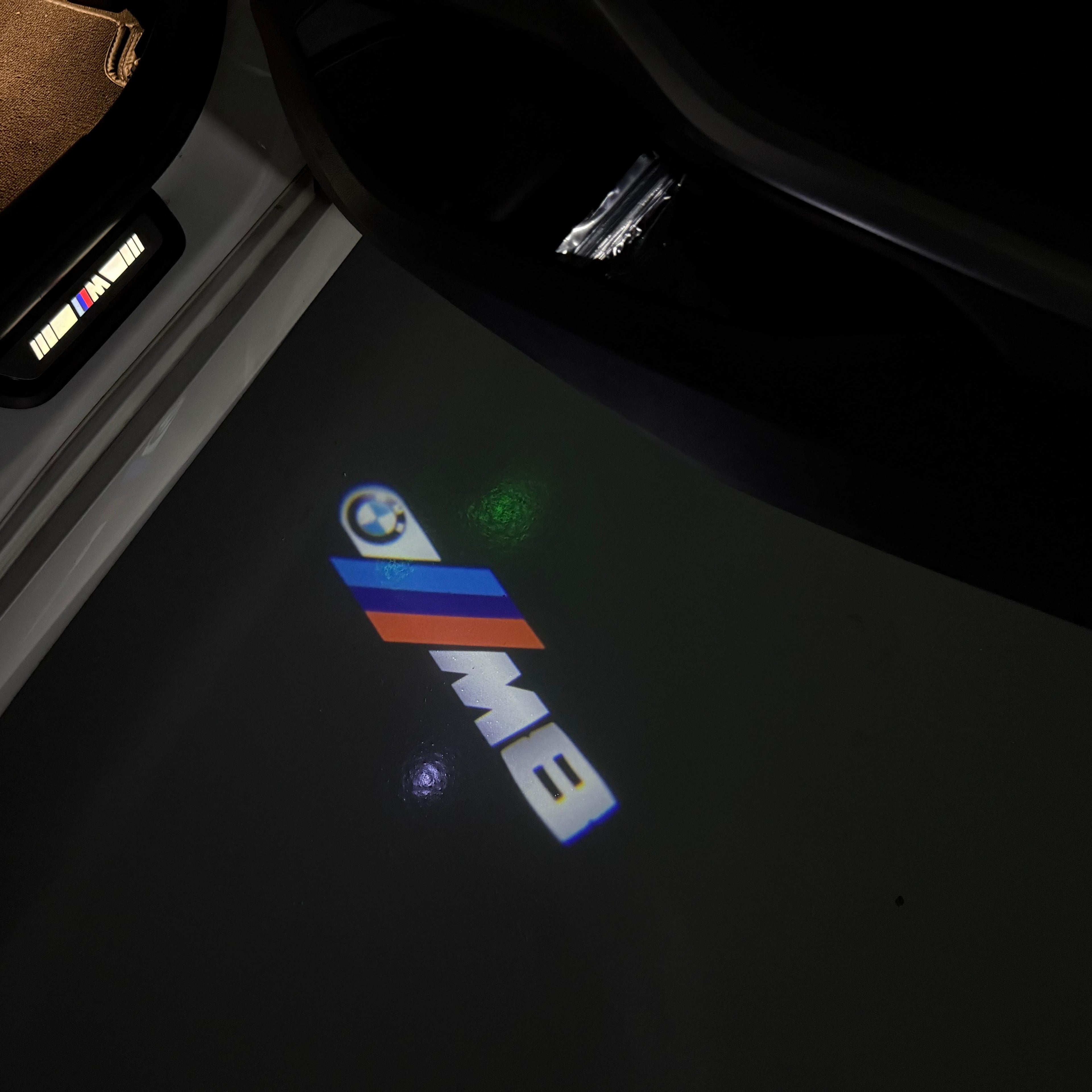 BMW M3 LOGO PROJECTOT LIGHTS Nr.24 (Menge 1 = 1 Sets/2 Türleuchten)