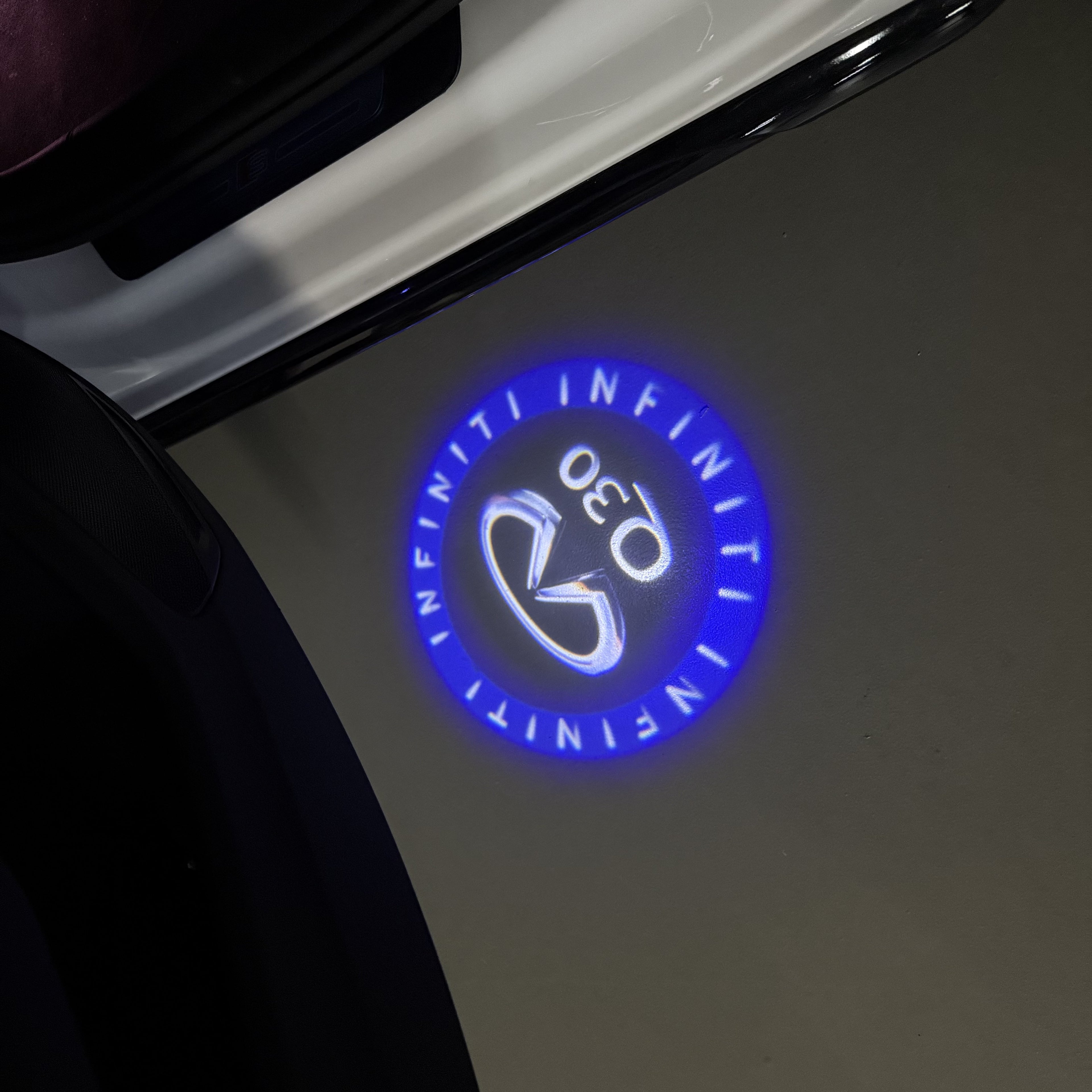 رقم قياسي 74 مصباح الباب مجموعة البند رقم QX56 INFINTI
