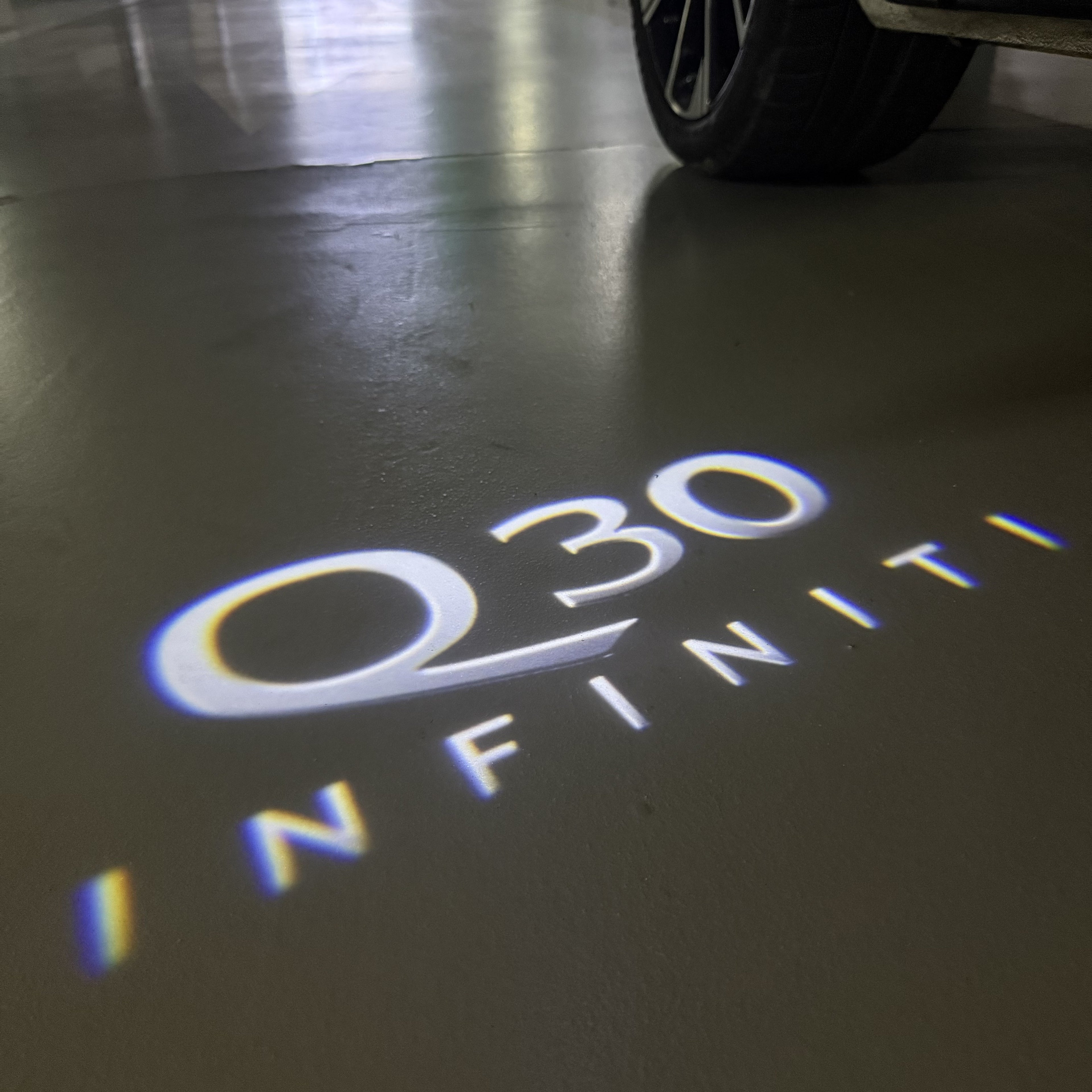 LUCI PROIETTORI LOGO INFINITI QX56 Nr.74 (quantità 1 = 1 set / 2 luci porta)