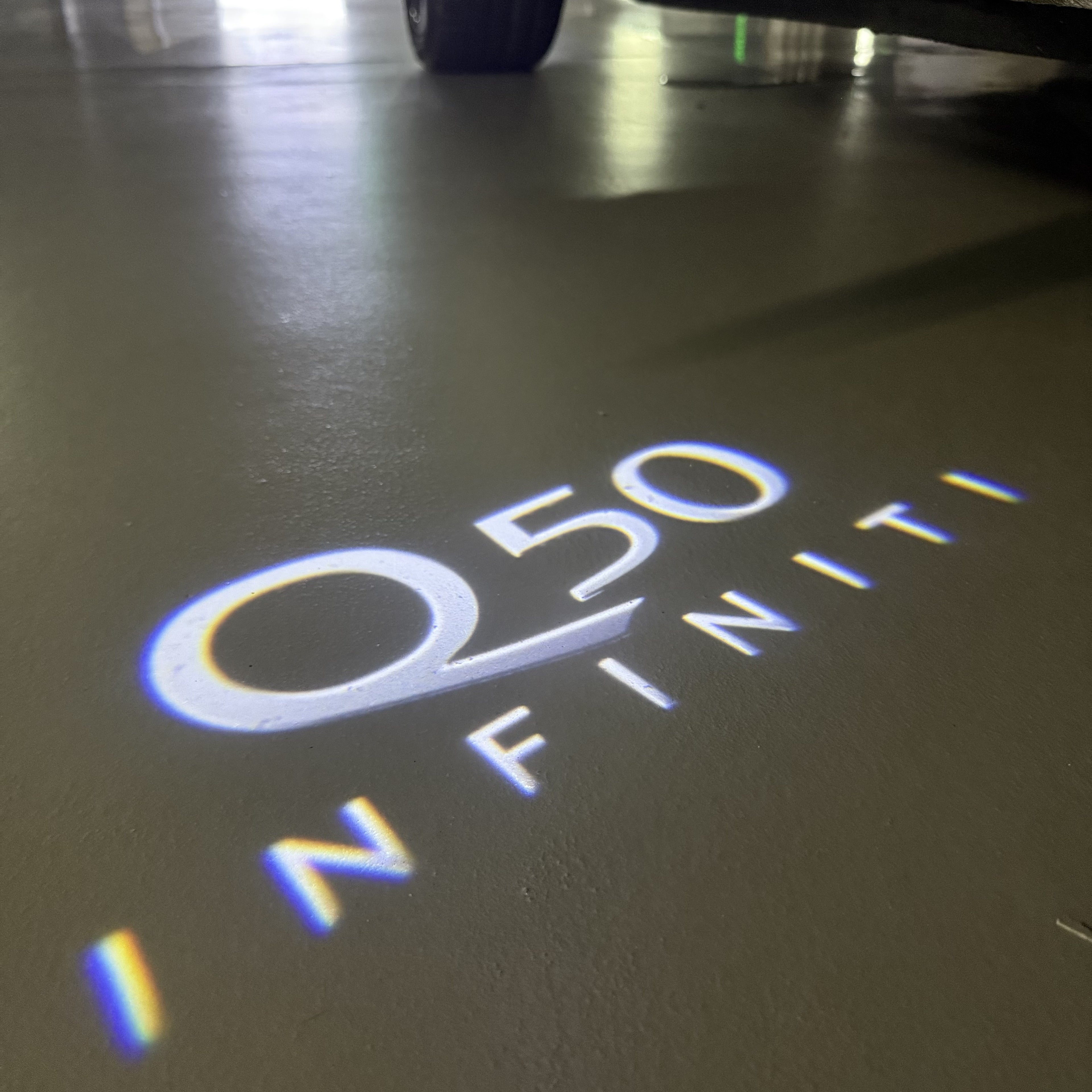 INFINTI QX56 LOGO PROJECROTR LIGHTS Nr.74 (Menge 1 = 1 Sets/2 Türleuchten)