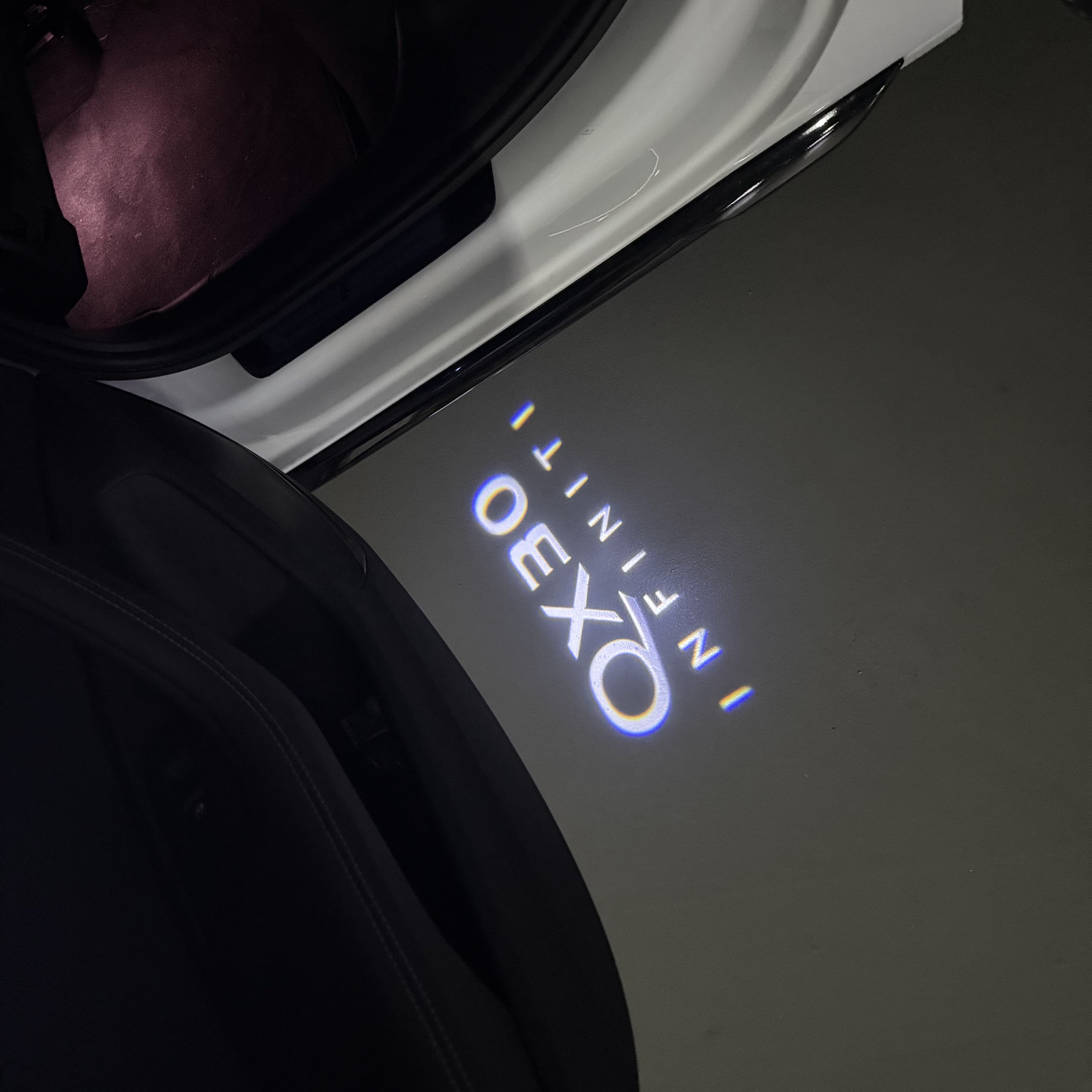 INFINTI QX56 LOGO PROJECROTR LIGHTS Nr.74 (Menge 1 = 1 Sets/2 Türleuchten)