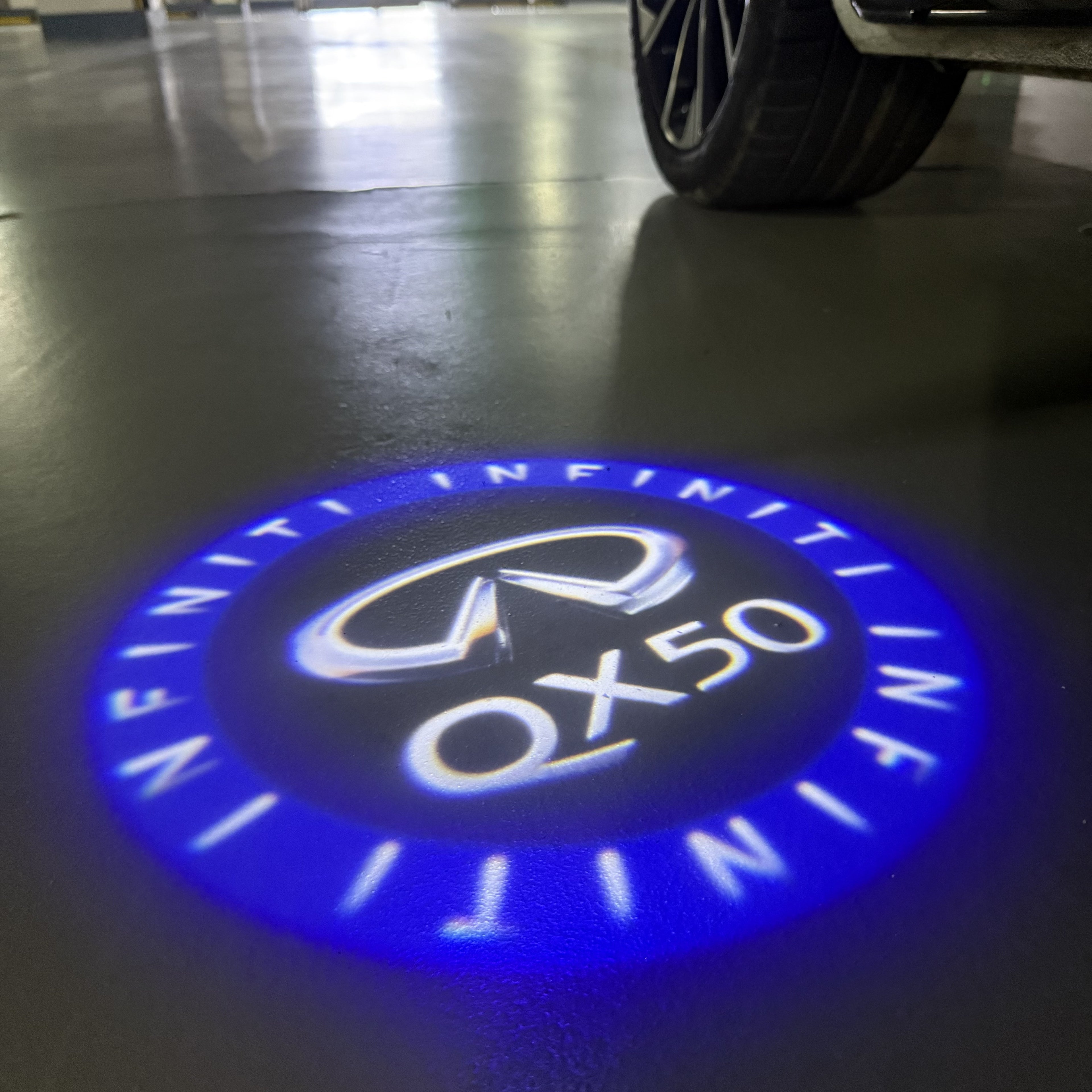 LUCI PROIETTORI LOGO INFINITI QX56 Nr.74 (quantità 1 = 1 set / 2 luci porta)