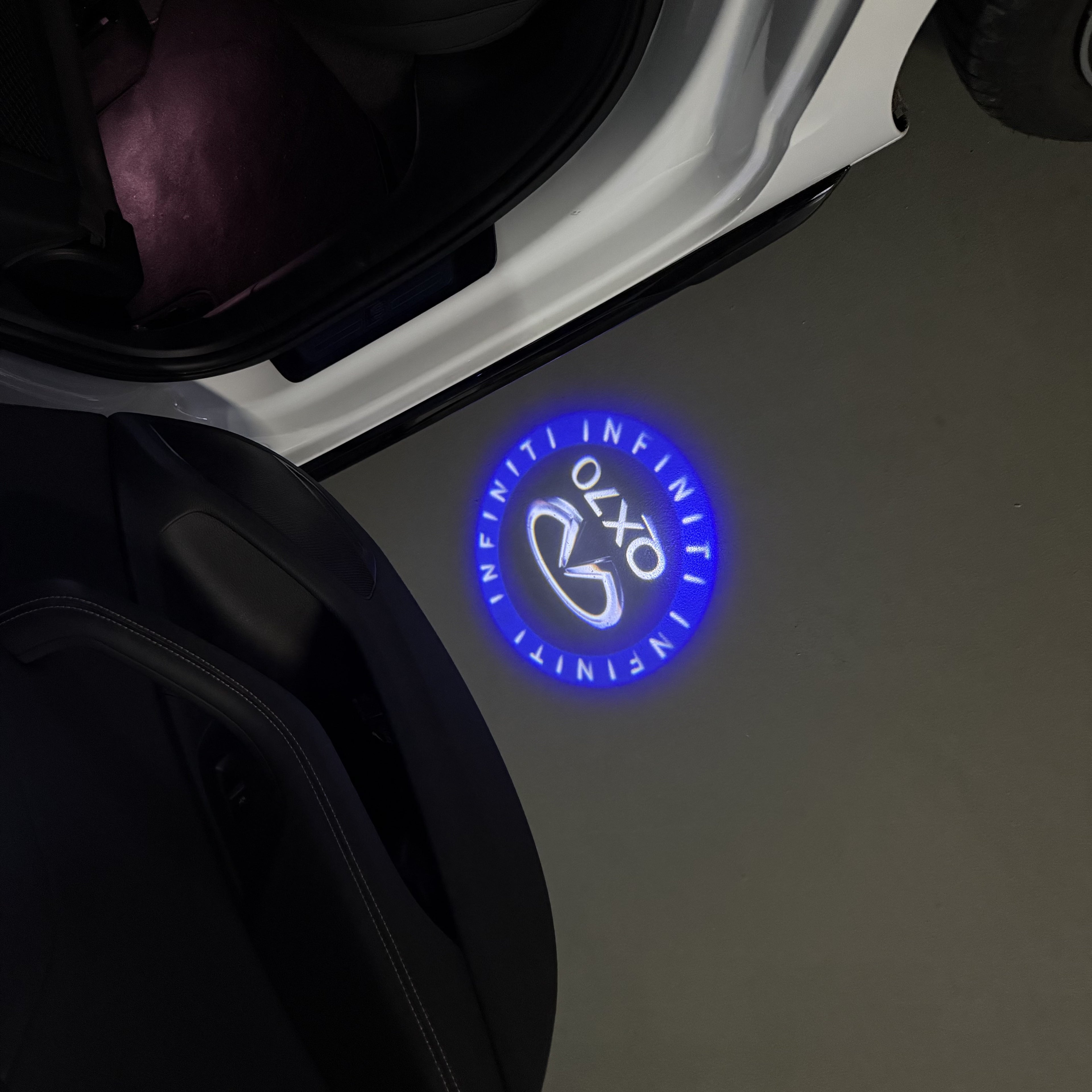 INFINTI QX56 LOGO PROJECROTR LIGHTS Nr.74 (Menge 1 = 1 Sets/2 Türleuchten)