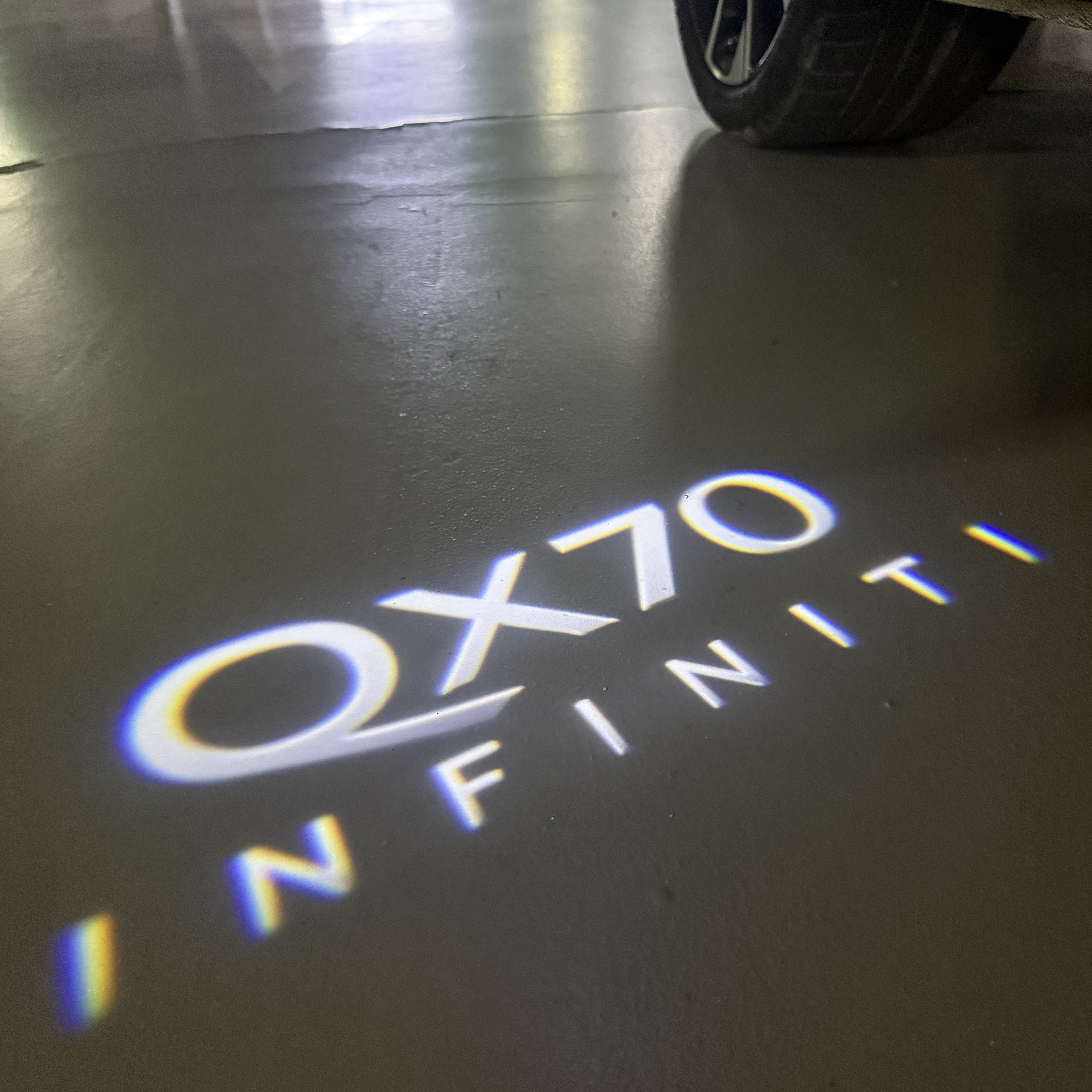 INFINTI QX56 LOGO PROJECROTR LIGHTS Nr.74 (Menge 1 = 1 Sets/2 Türleuchten)