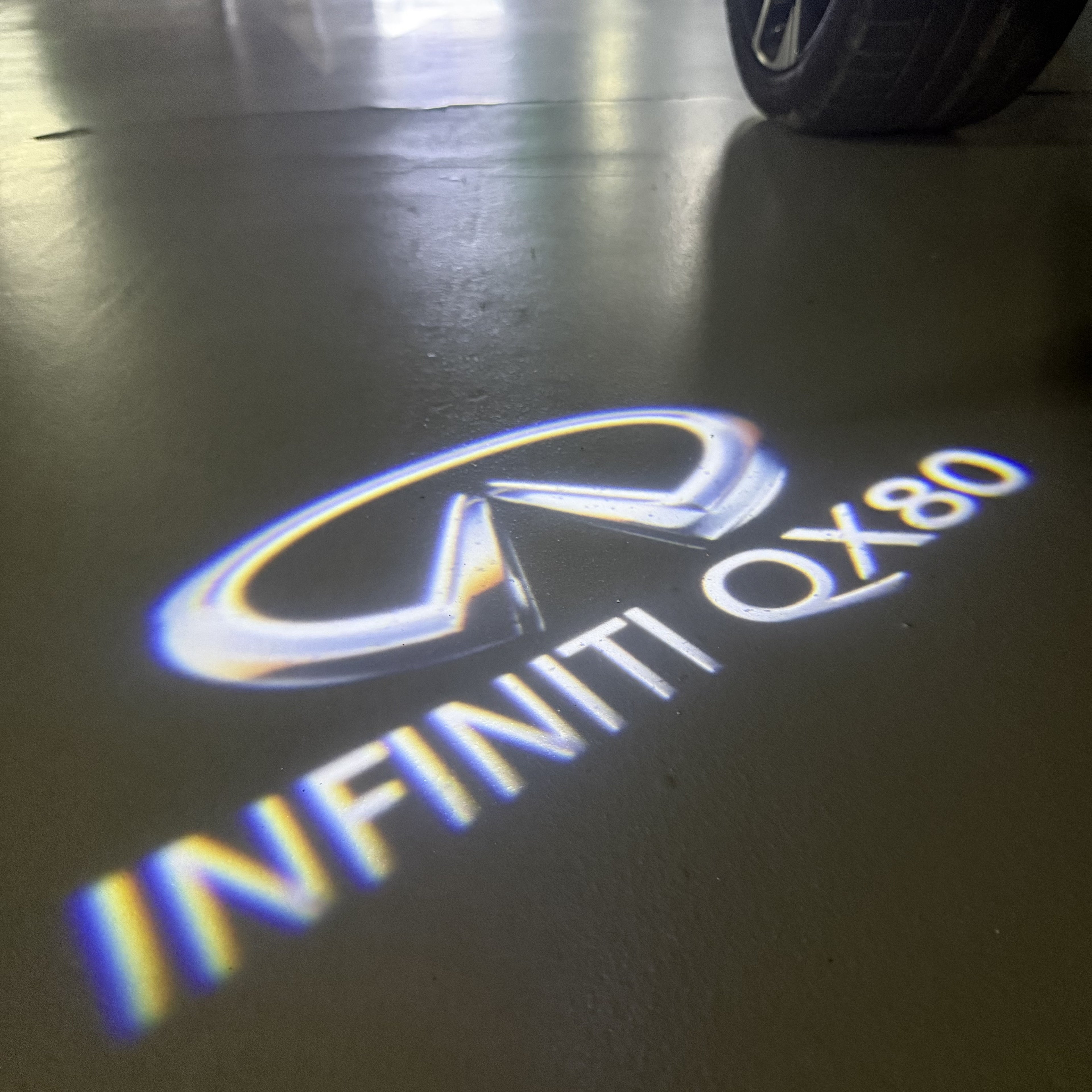 INFINTI QX56 LOGO PROJECROTR LIGHTS Nr.74 (Menge 1 = 1 Sets/2 Türleuchten)