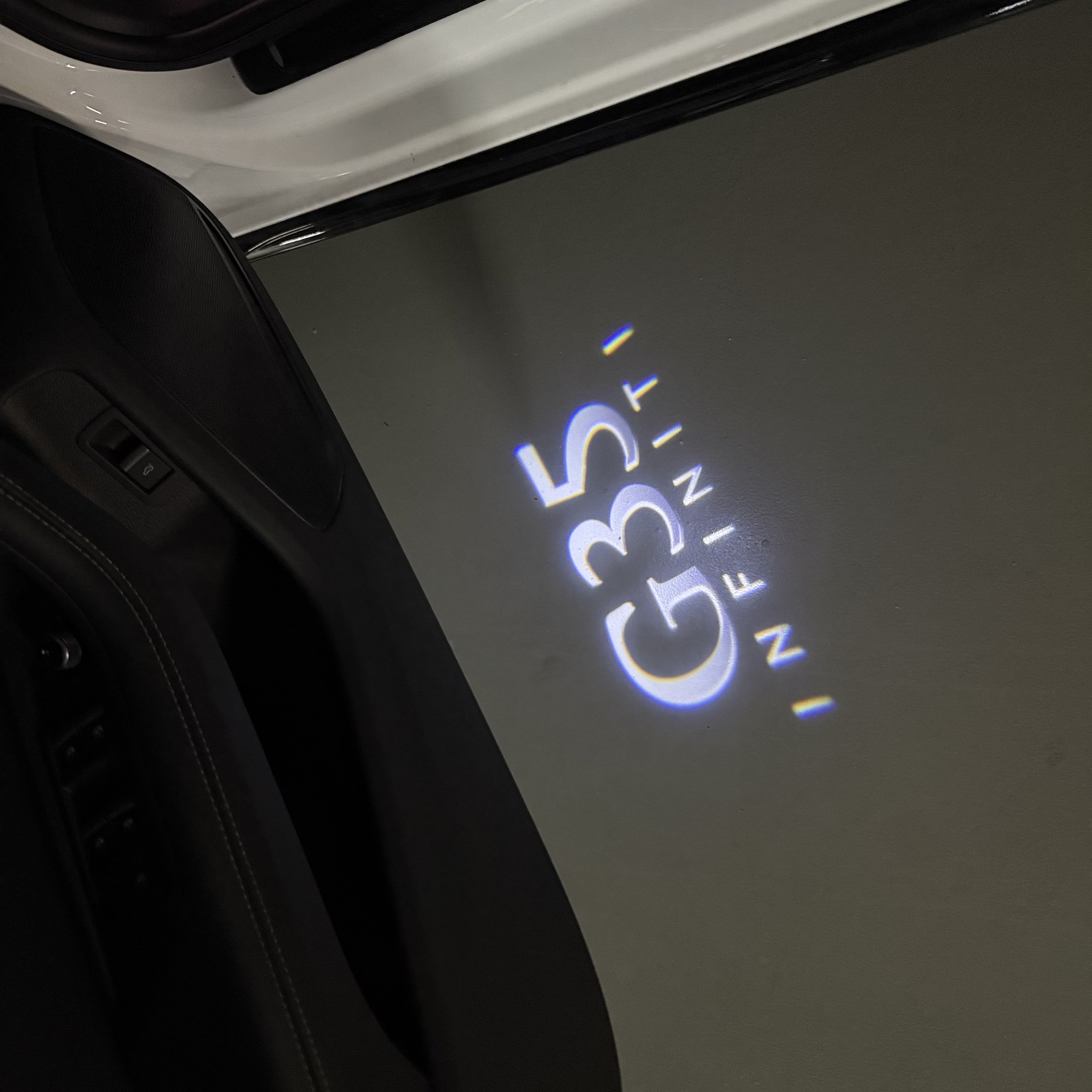 رقم قياسي 74 مصباح الباب مجموعة البند رقم QX56 INFINTI