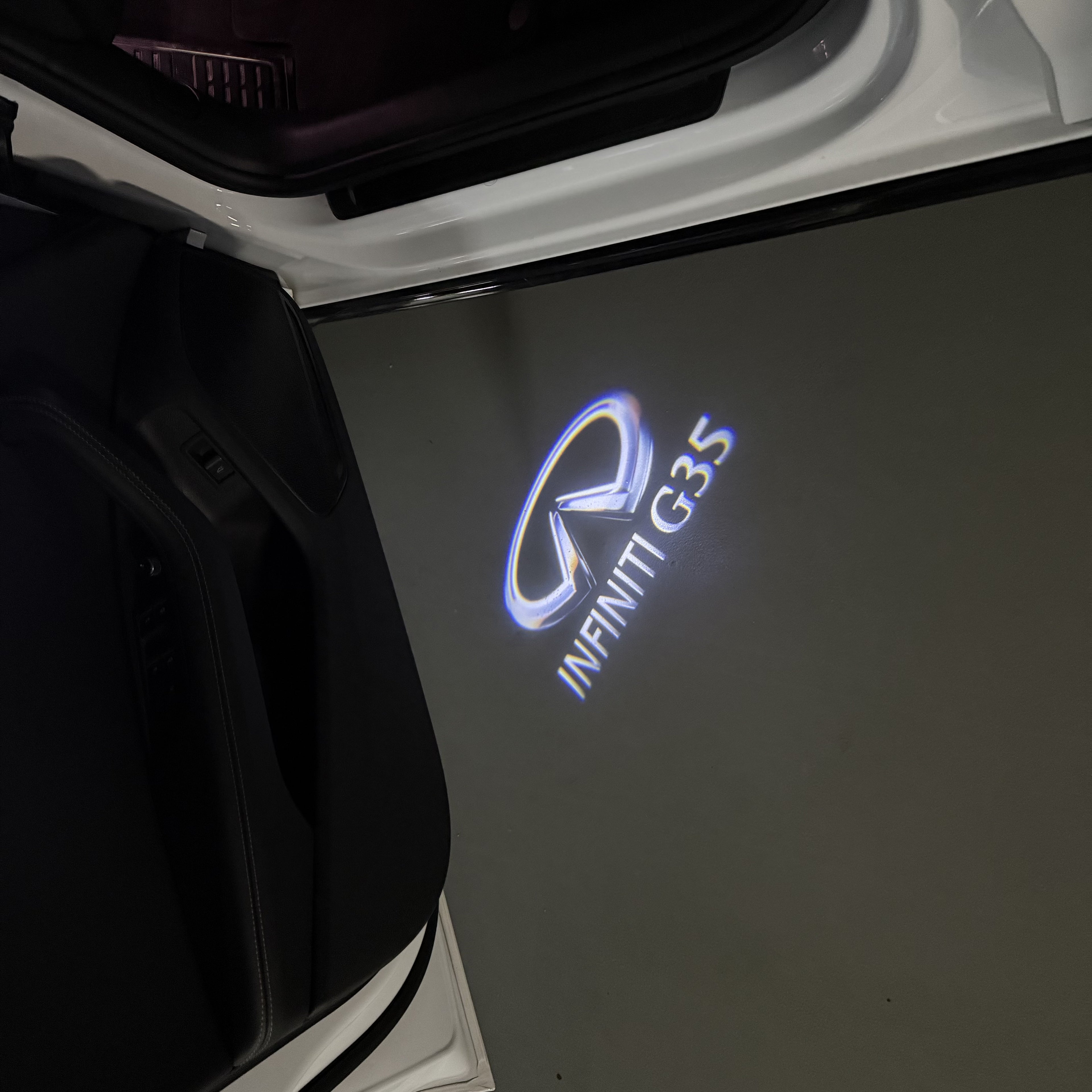 INFINTI QX56 LOGO PROJECROTR LIGHTS Nr.74 (Menge 1 = 1 Sets/2 Türleuchten)
