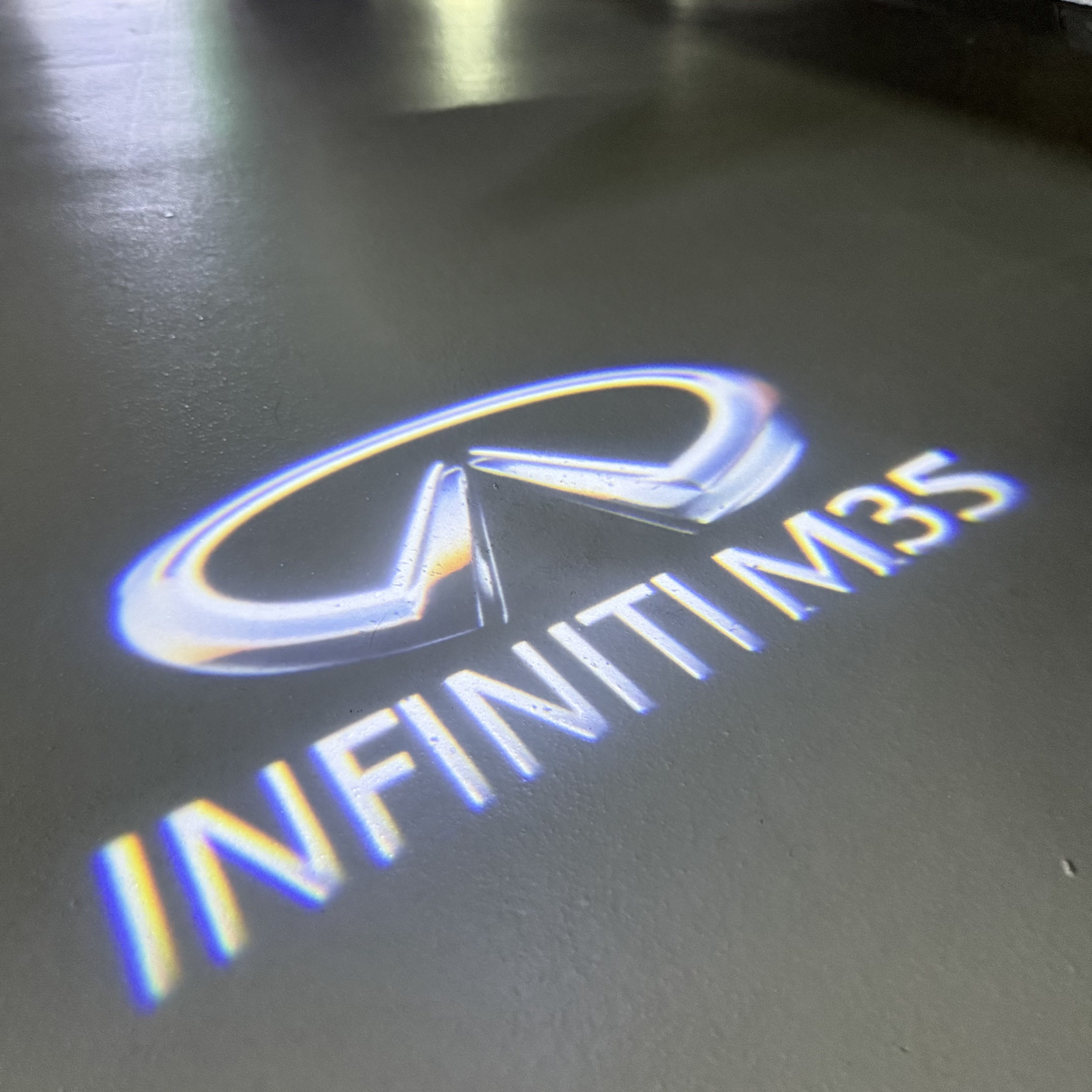 INFINTI QX56 LOGO PROJECROTR LIGHTS Nr.74 (Menge 1 = 1 Sets/2 Türleuchten)