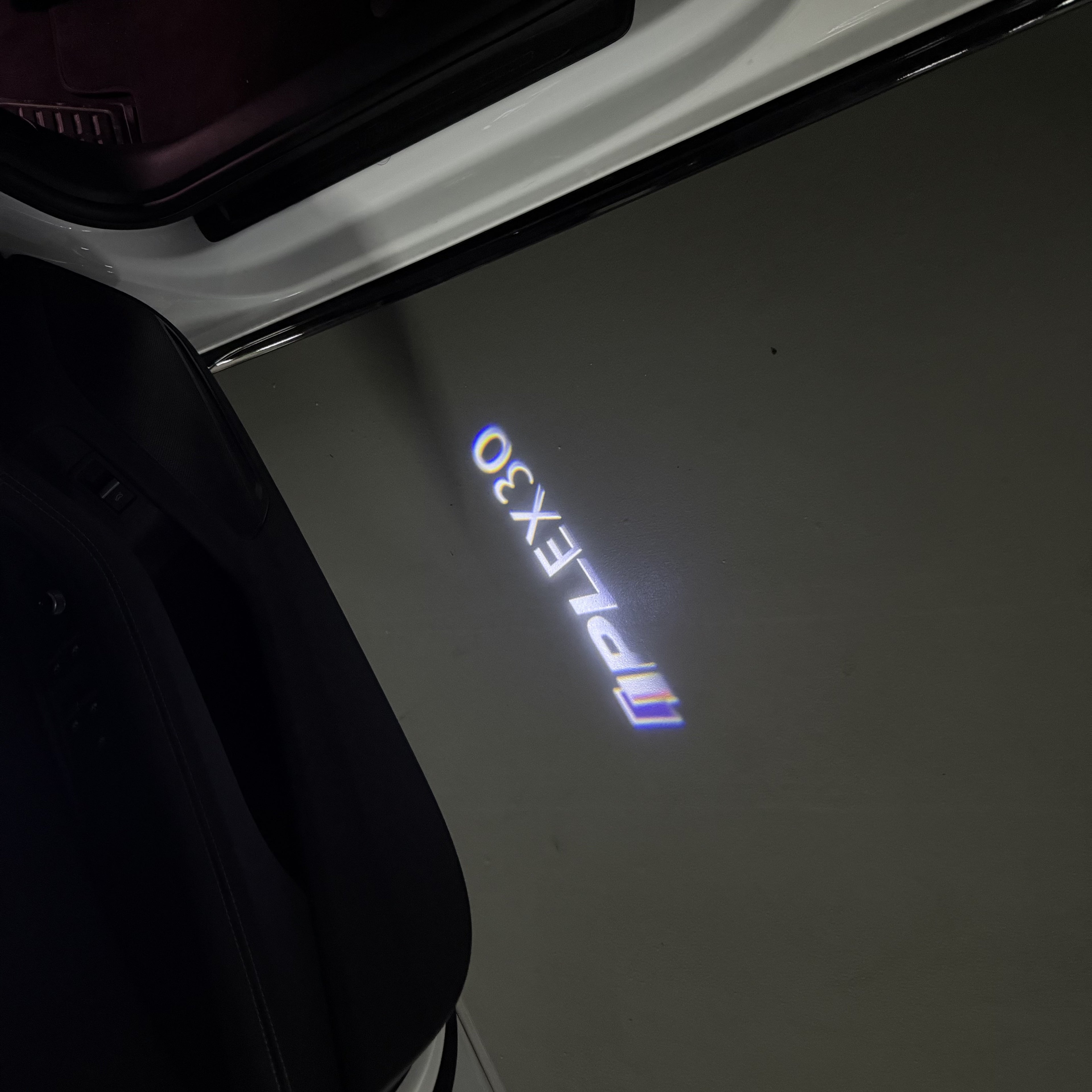 INFINTI QX56 LOGO PROJECROTR LIGHTS Nr.74 (Menge 1 = 1 Sets/2 Türleuchten)