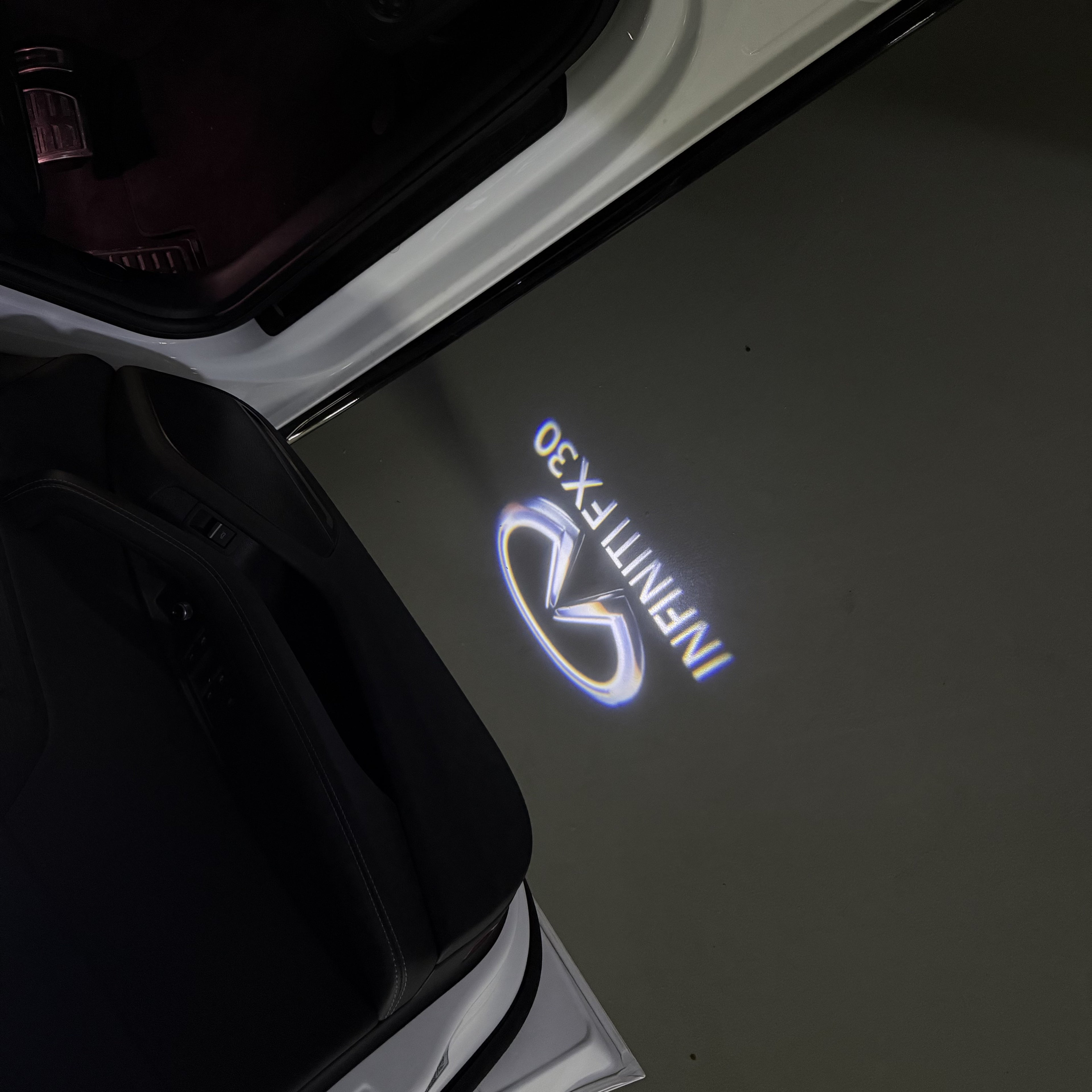 رقم قياسي 74 مصباح الباب مجموعة البند رقم QX56 INFINTI