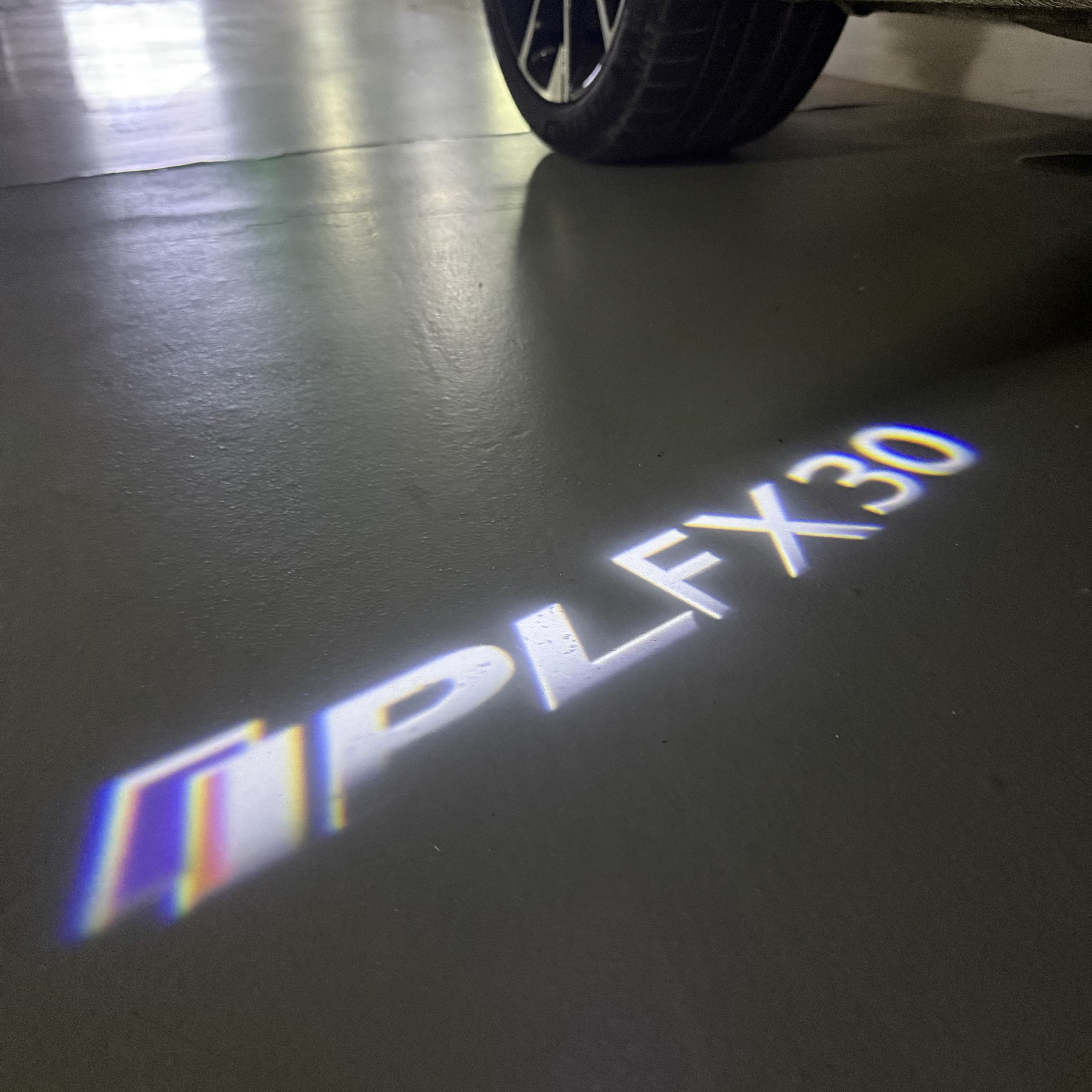 INFINTI QX56 LOGO PROJECROTR LIGHTS Nr.74 (Menge 1 = 1 Sets/2 Türleuchten)