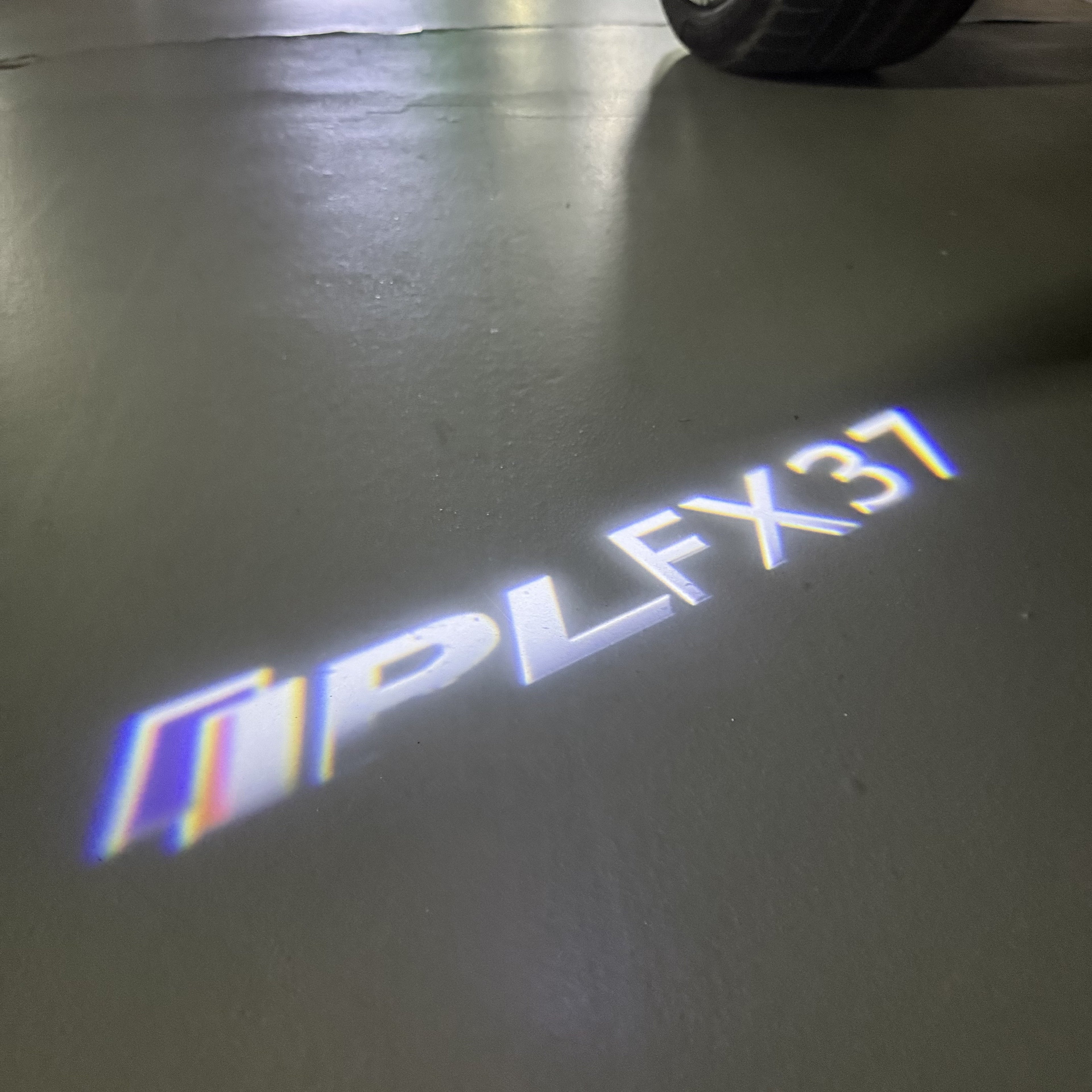 INFINTI QX56 LOGO PROJECROTR LIGHTS Nr.74 (Menge 1 = 1 Sets/2 Türleuchten)
