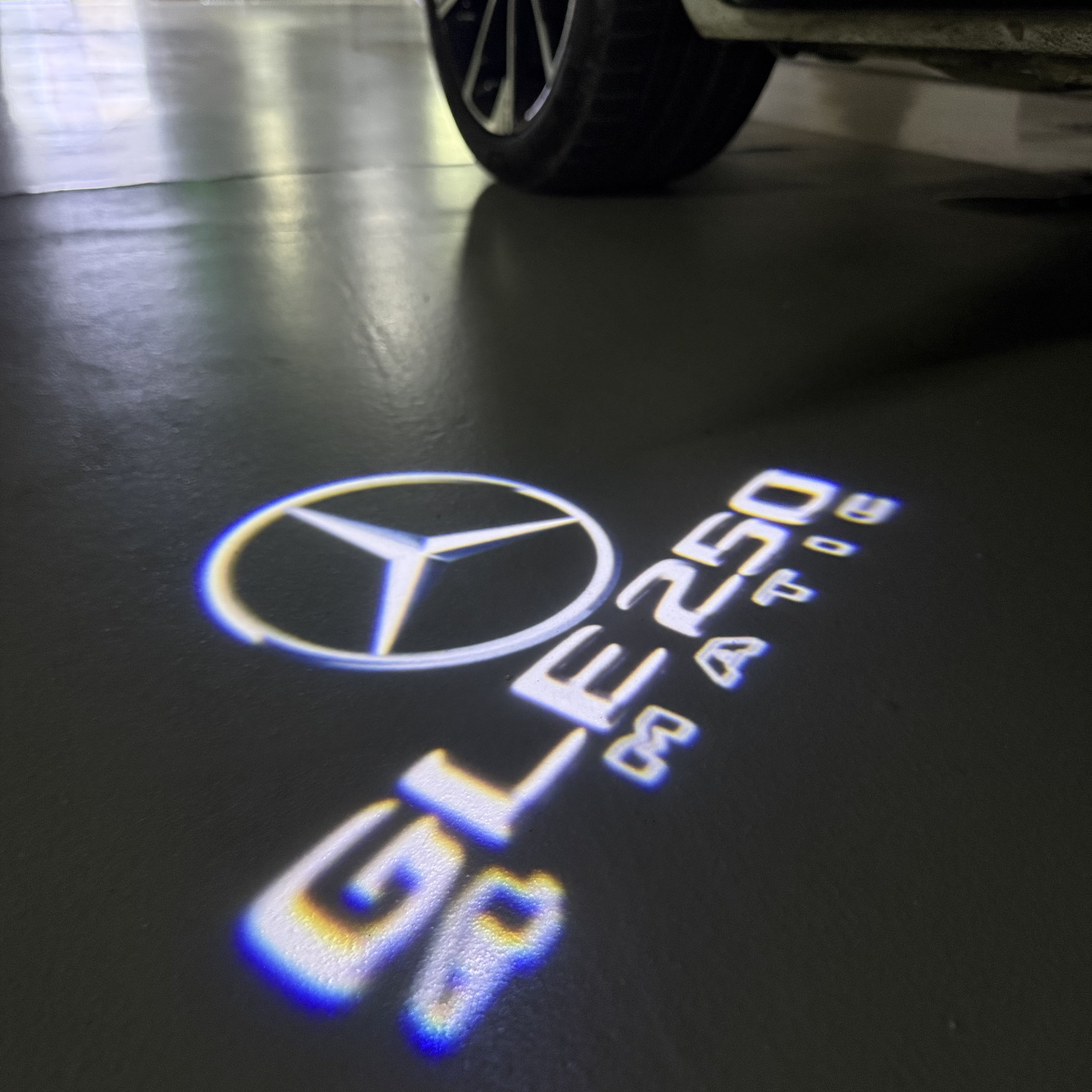 أضواء بروجكتور شعار MERCEDES BENZ رقم 03 (الكمية 1 = 1 مجموعة / 2 أضواء باب)