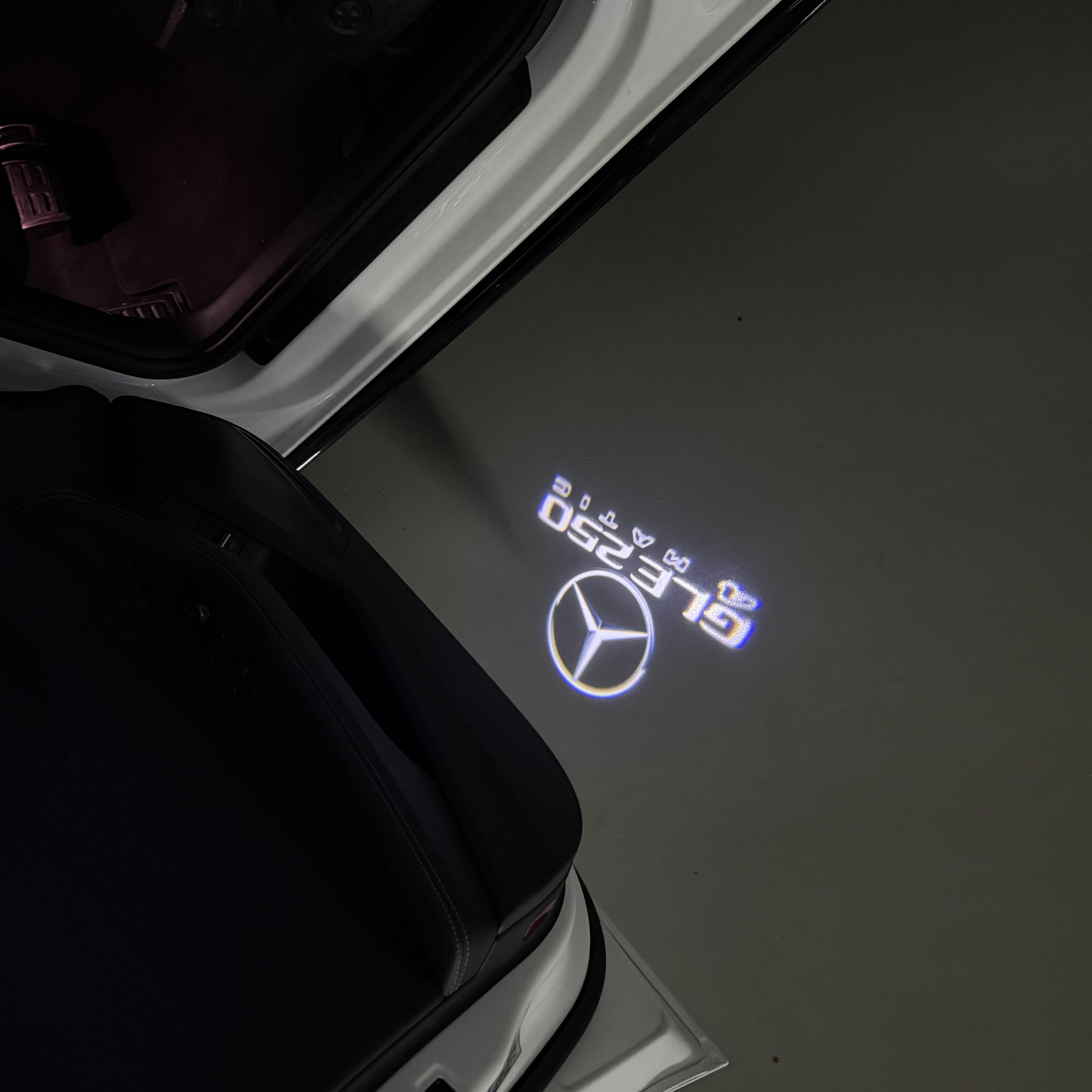 أضواء بروجكتور شعار MERCEDES BENZ رقم 03 (الكمية 1 = 1 مجموعة / 2 أضواء باب)