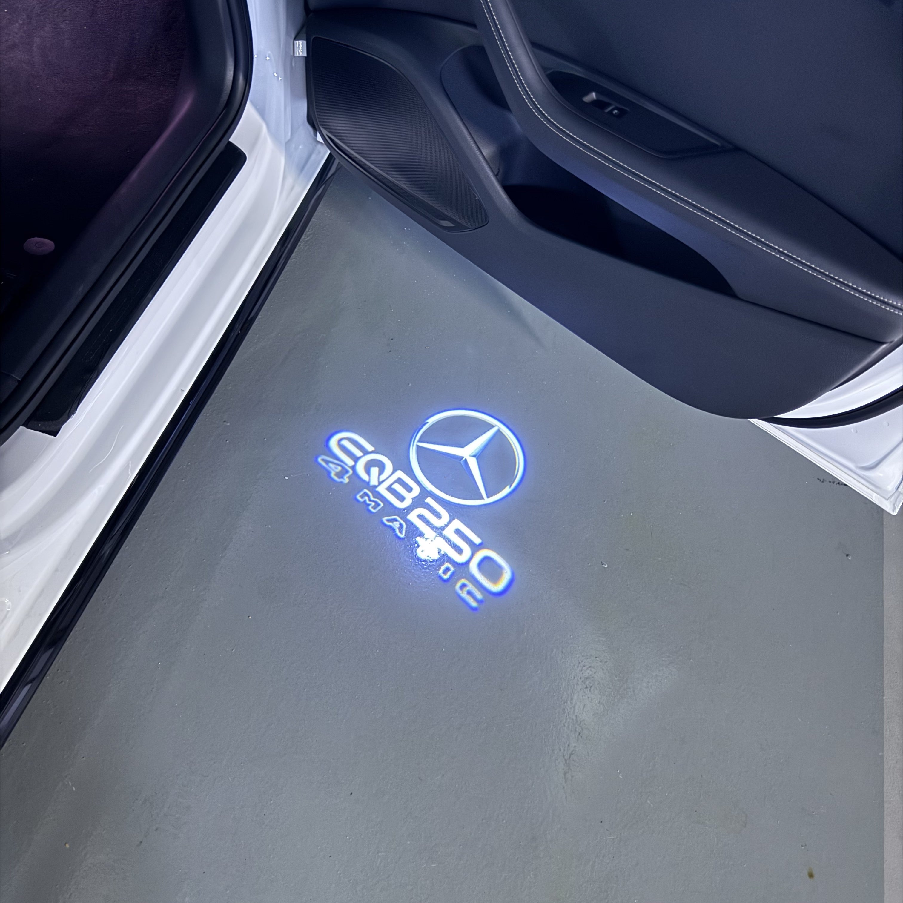 أضواء بروجكتور شعار MERCEDES BENZ رقم 03 (الكمية 1 = 1 مجموعة / 2 أضواء باب)