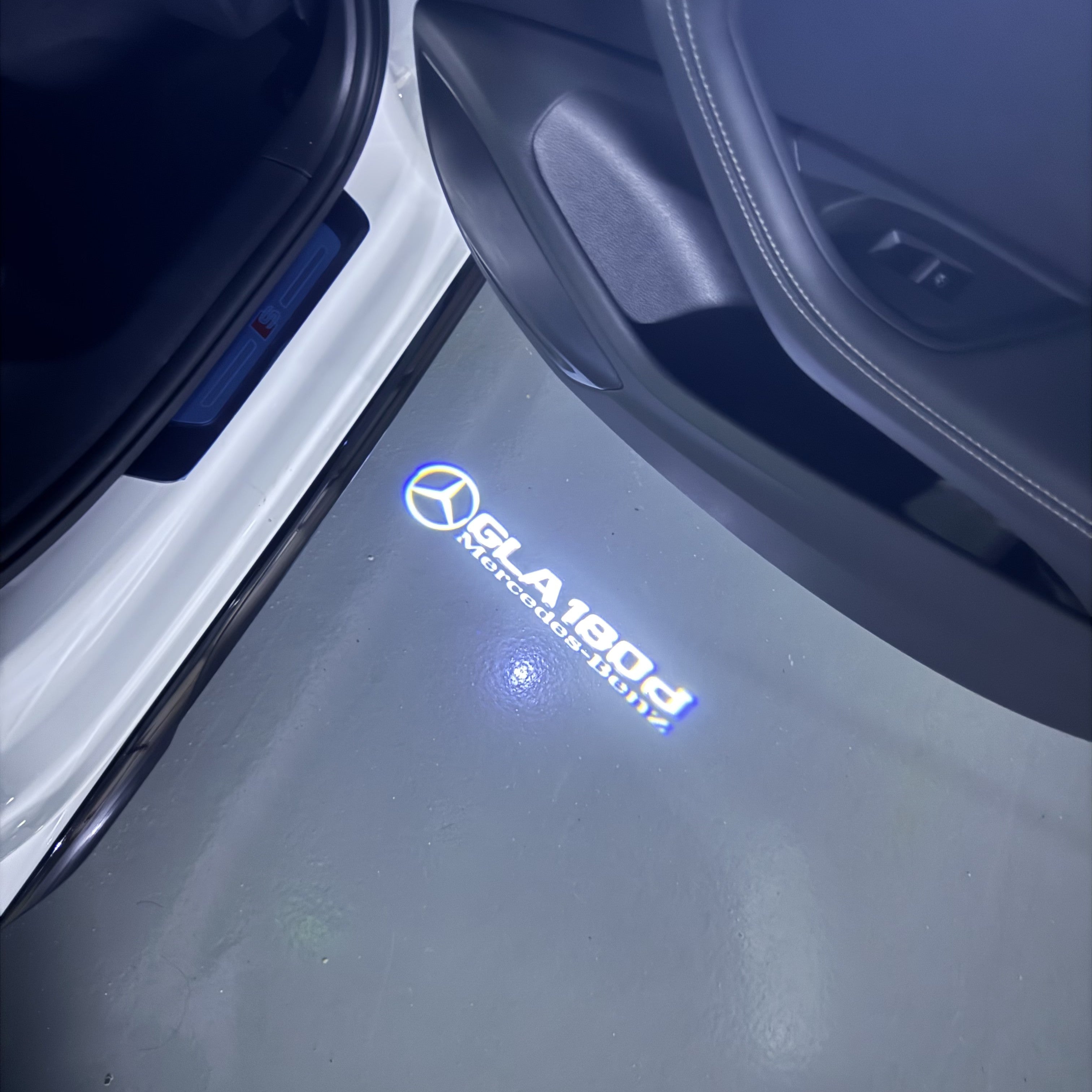 أضواء بروجكتور شعار MERCEDES BENZ رقم 03 (الكمية 1 = 1 مجموعة / 2 أضواء باب)