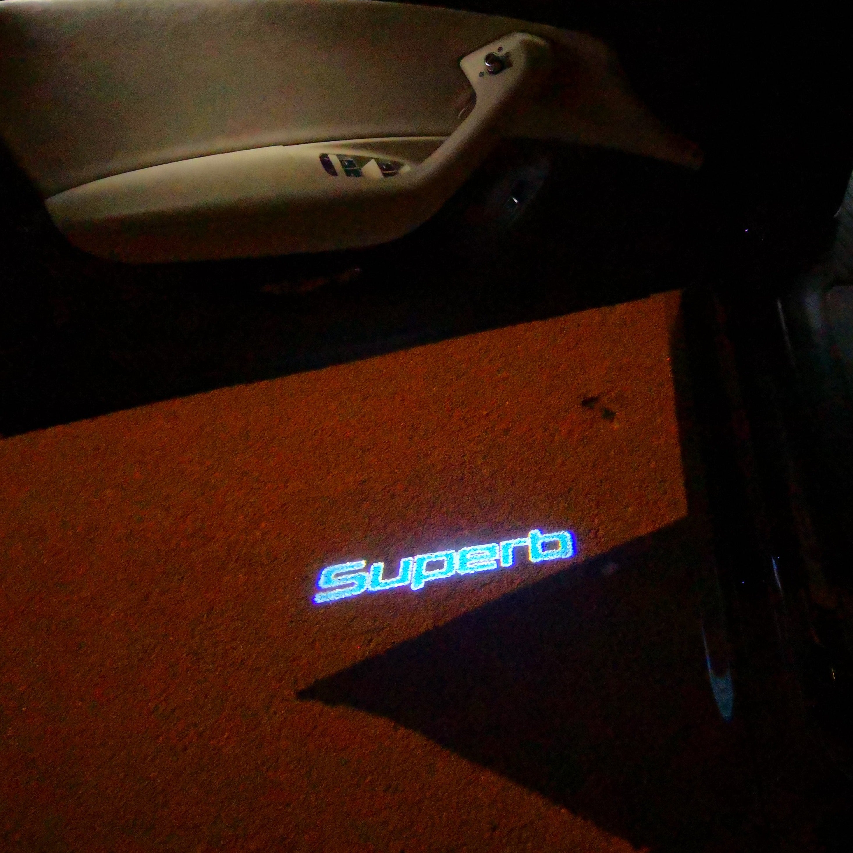 SKODA LOGO PROJECTOT LIGHTS Nr.93 (quantità 1 = 2 Logo Film / 2 luci porta)