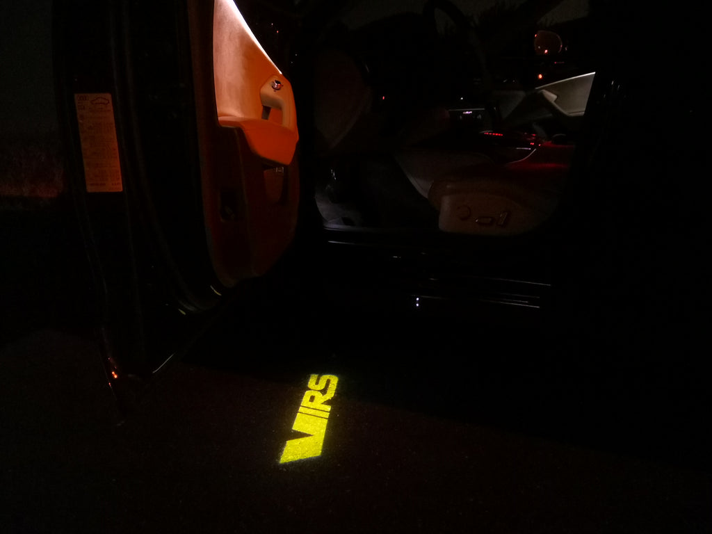 LUCI PROIETTORI LOGO SKODA Nr.35 (quantità 1 = 2 Logo Film / 2 luci porta)