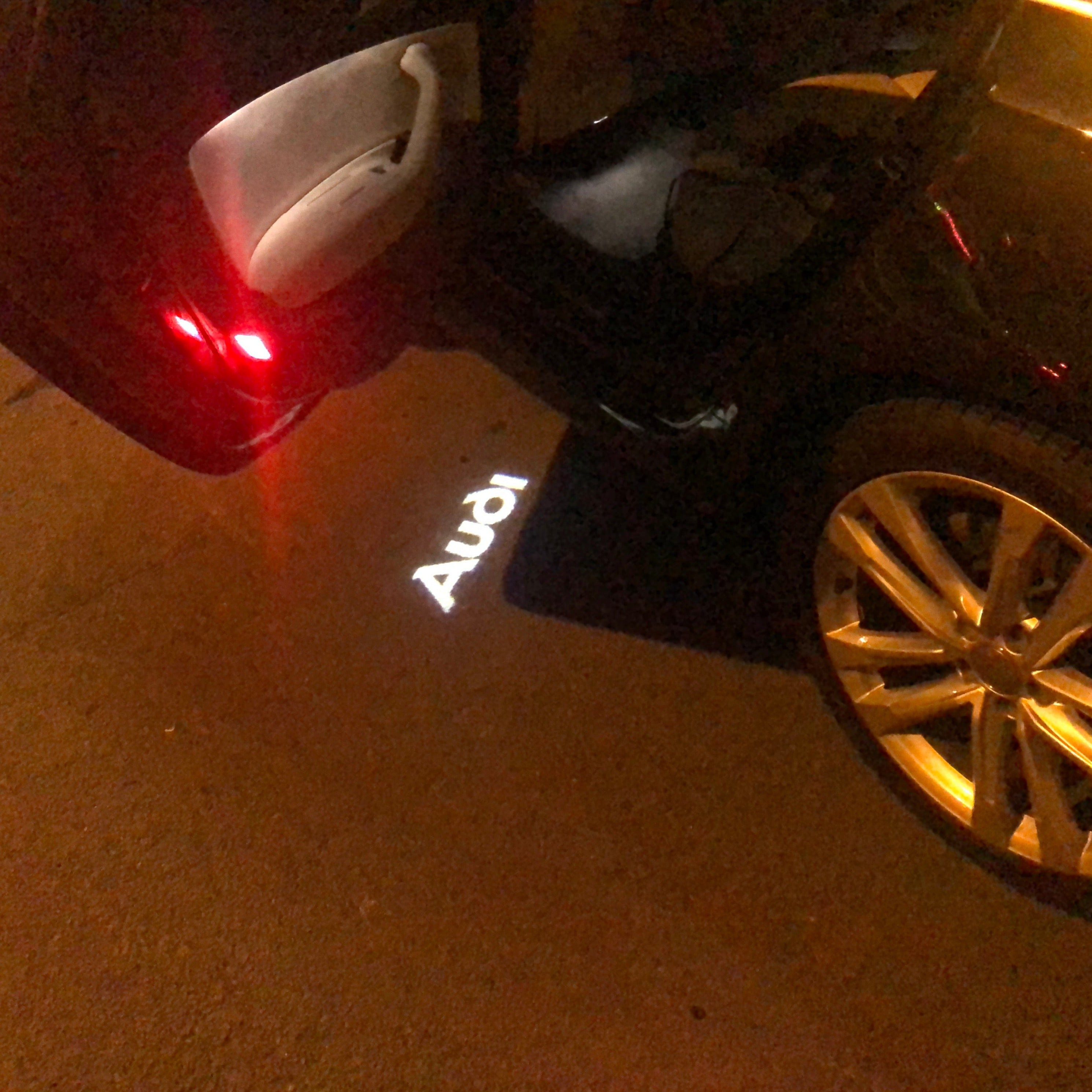 LUCES AUDI LOGO PROJECROTR Nr.02 (cantidad 1 = 2 películas con logotipo / 2 luces de puerta）