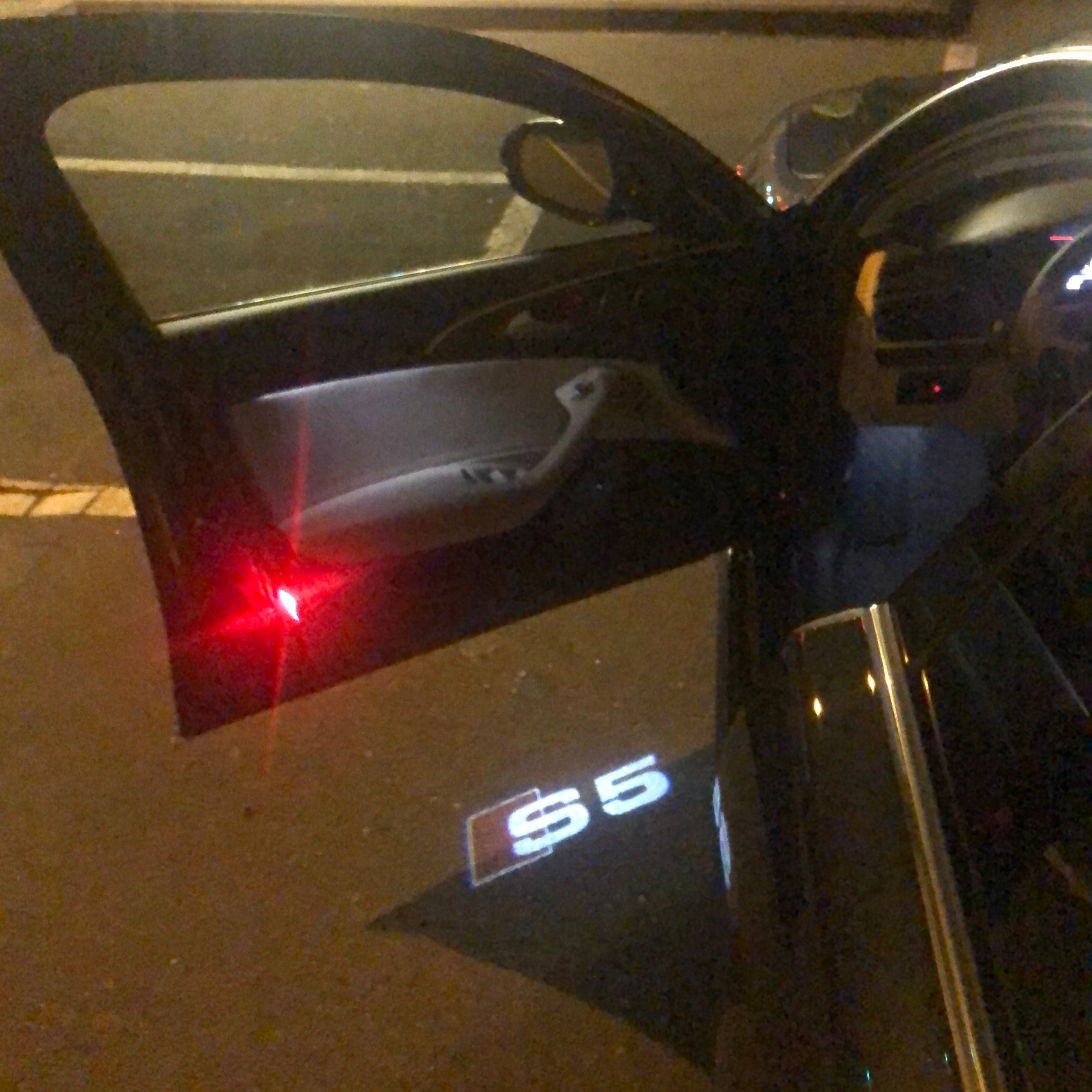 AUDI LOGO PROJECTOT LIGHTS Nr.26 (cantidad 1 = 2 logo films /2 luces de puerta)