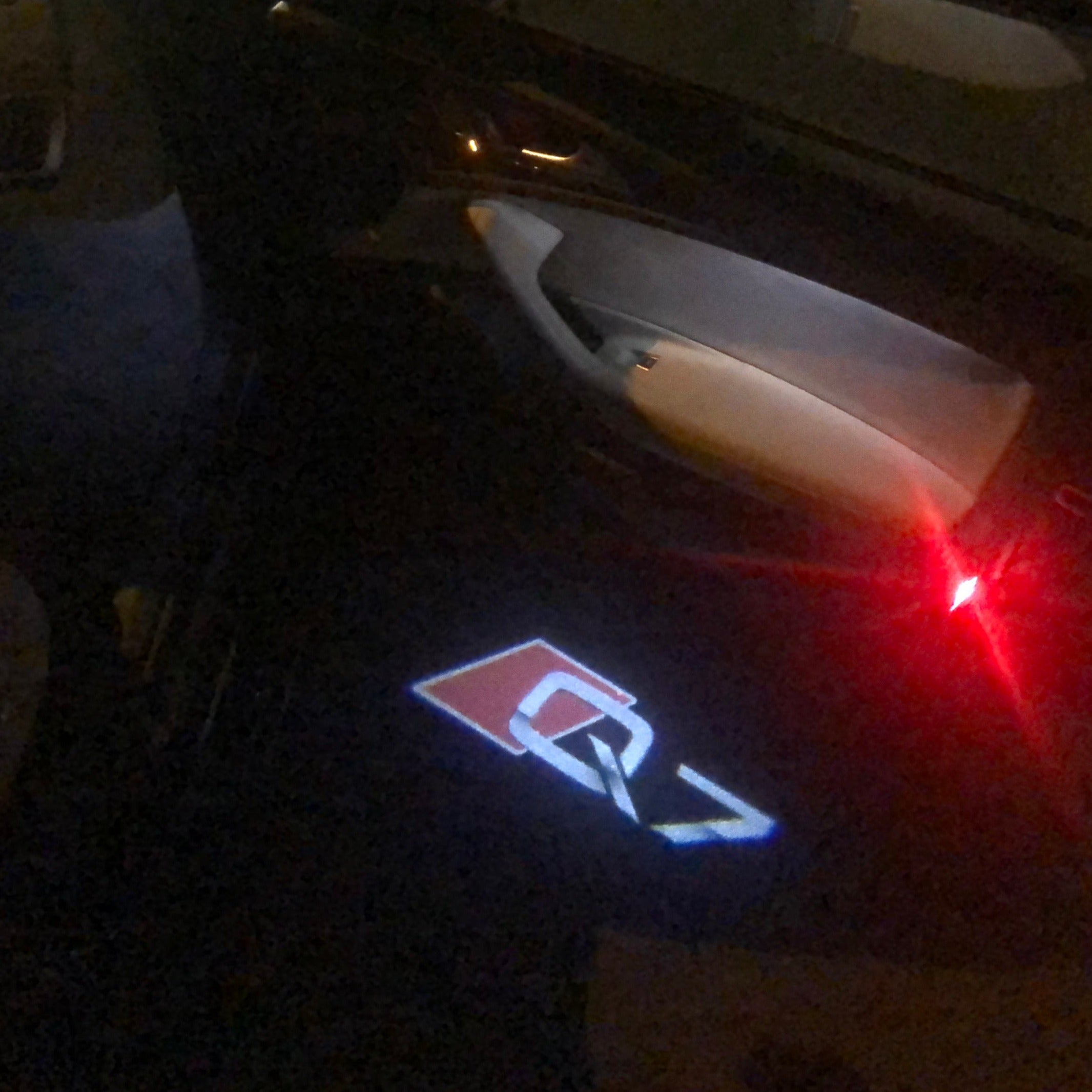 AUDI LOGO PROJECTOT LIGHTS Nr.79 (cantidad 1 = 2 logo films /2 luces de puerta)