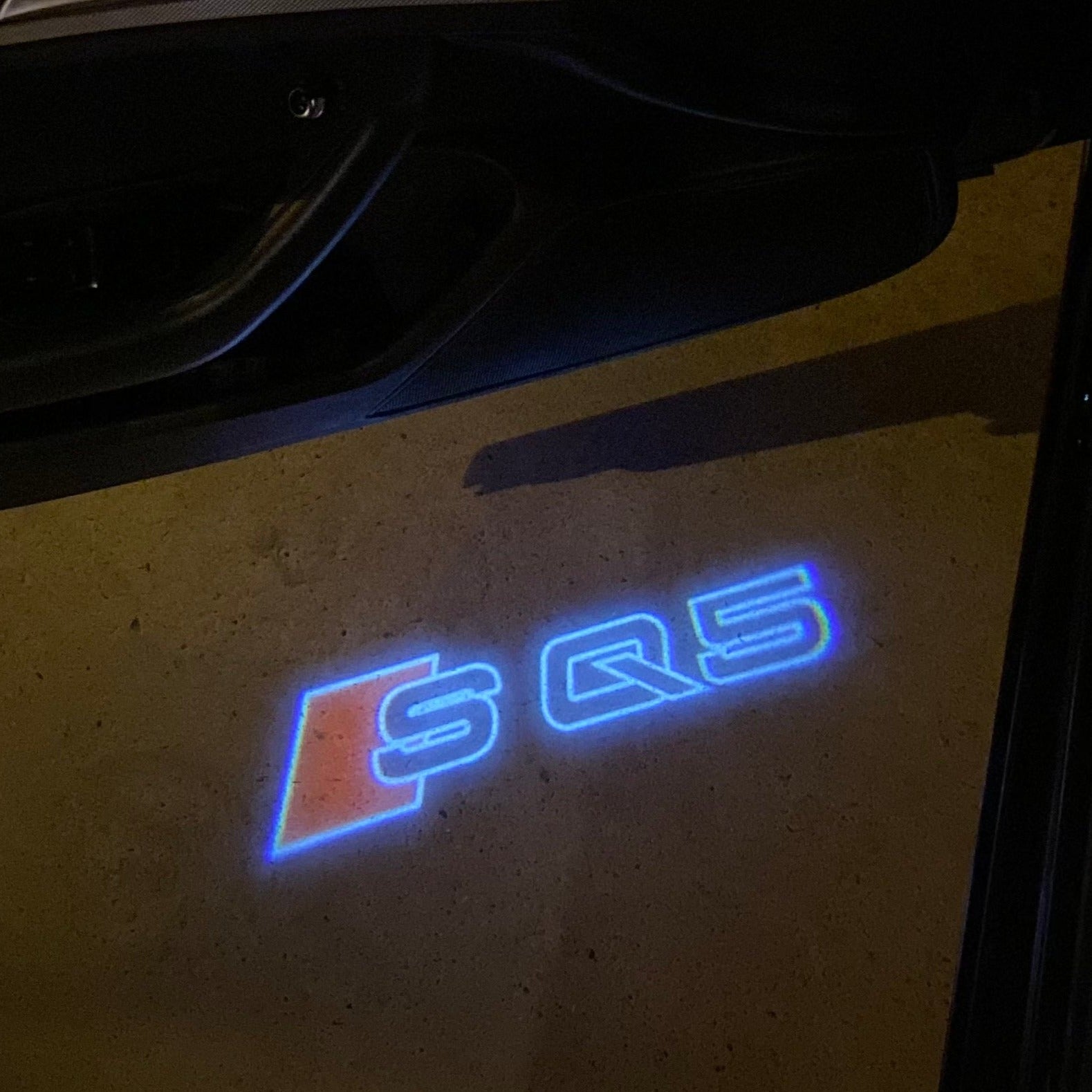 AUDI LOGO PROJECTOT LIGHTS Nr.19 (quantité 1 = 2 Logo Films /2 feux de porte)